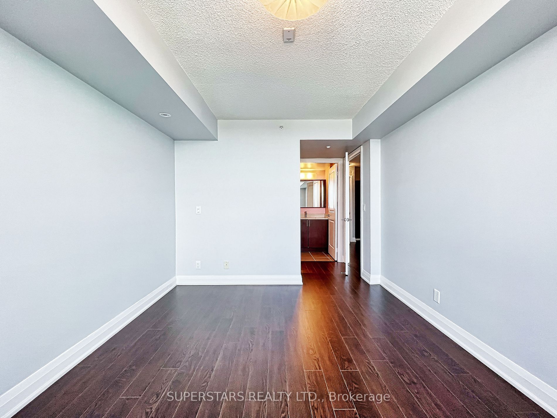 372 Highway 7 Rd E, #Ph16