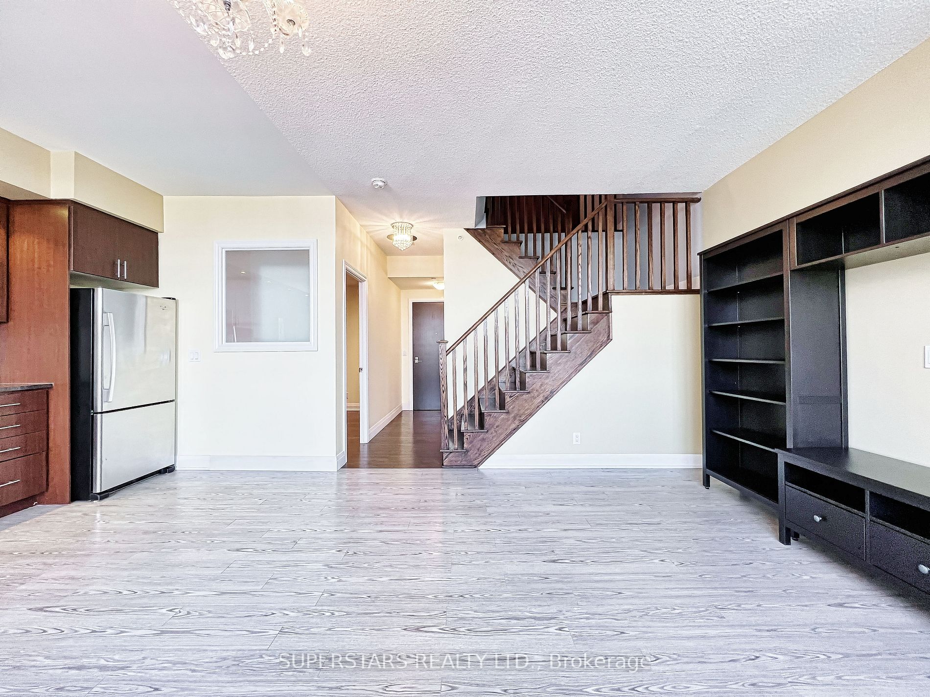 372 Highway 7 Rd E, #Ph16