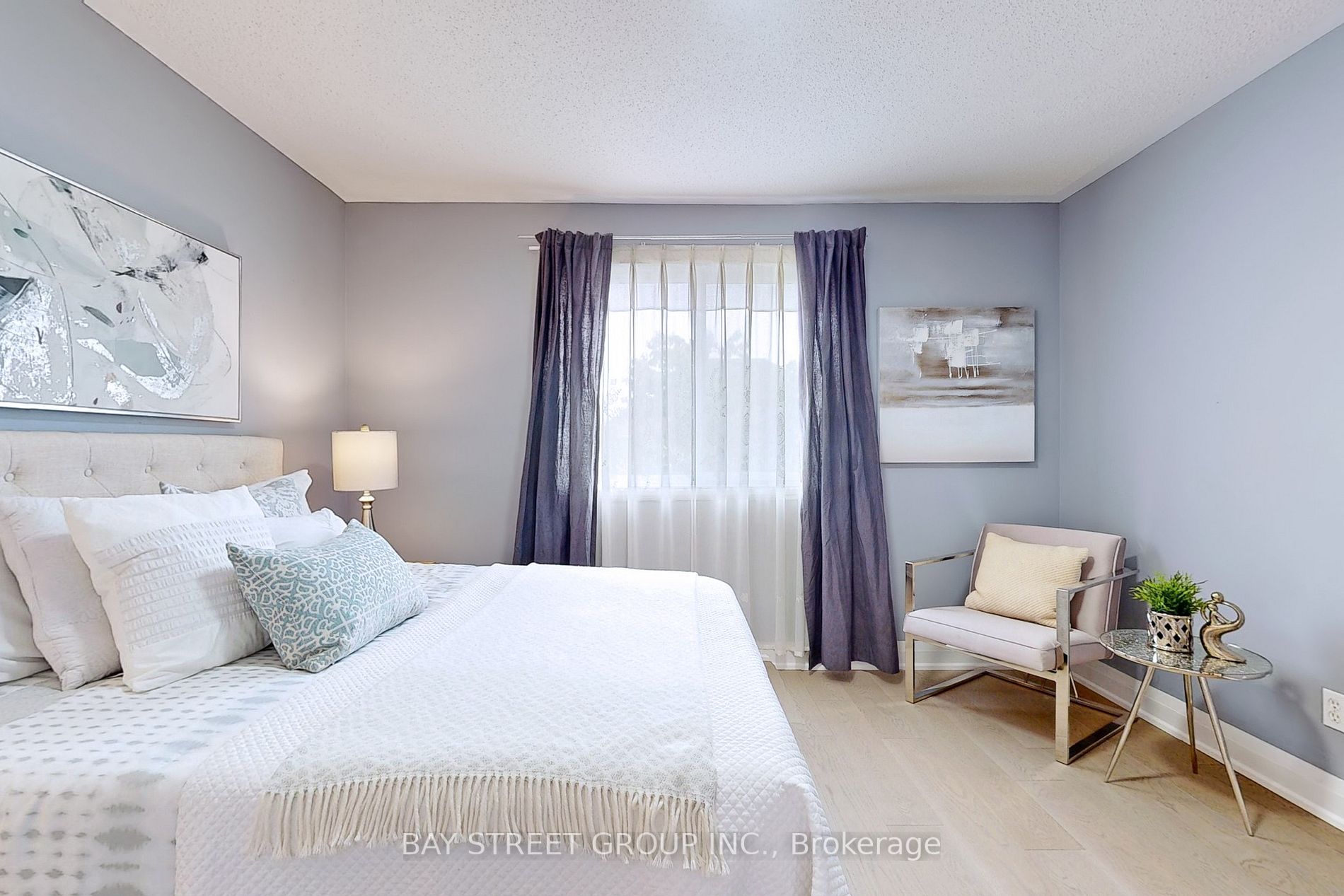 25 Tower Bridge Cres