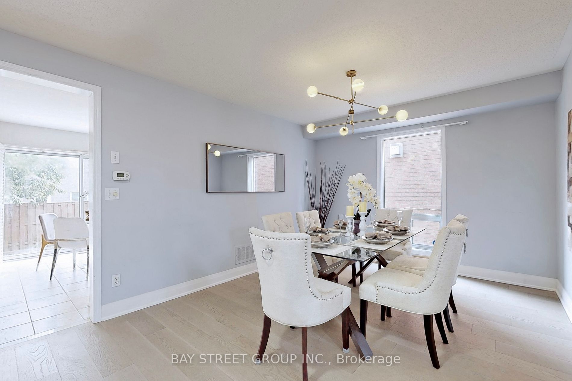 25 Tower Bridge Cres