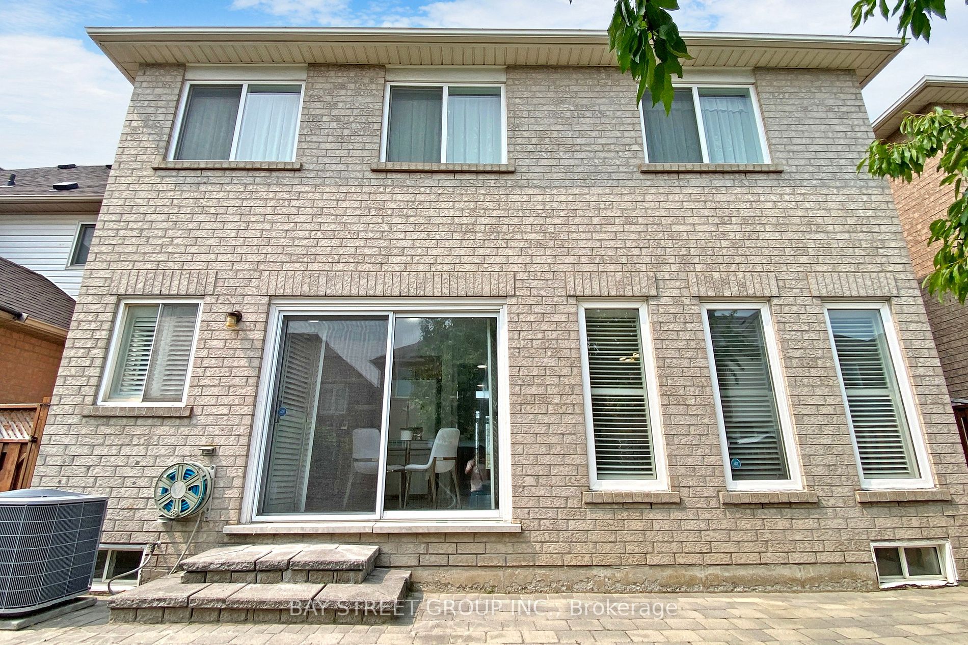 25 Tower Bridge Cres