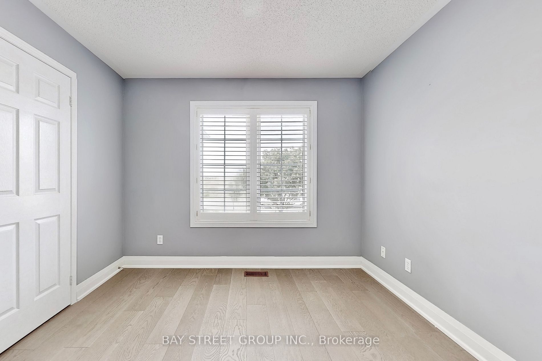 25 Tower Bridge Cres