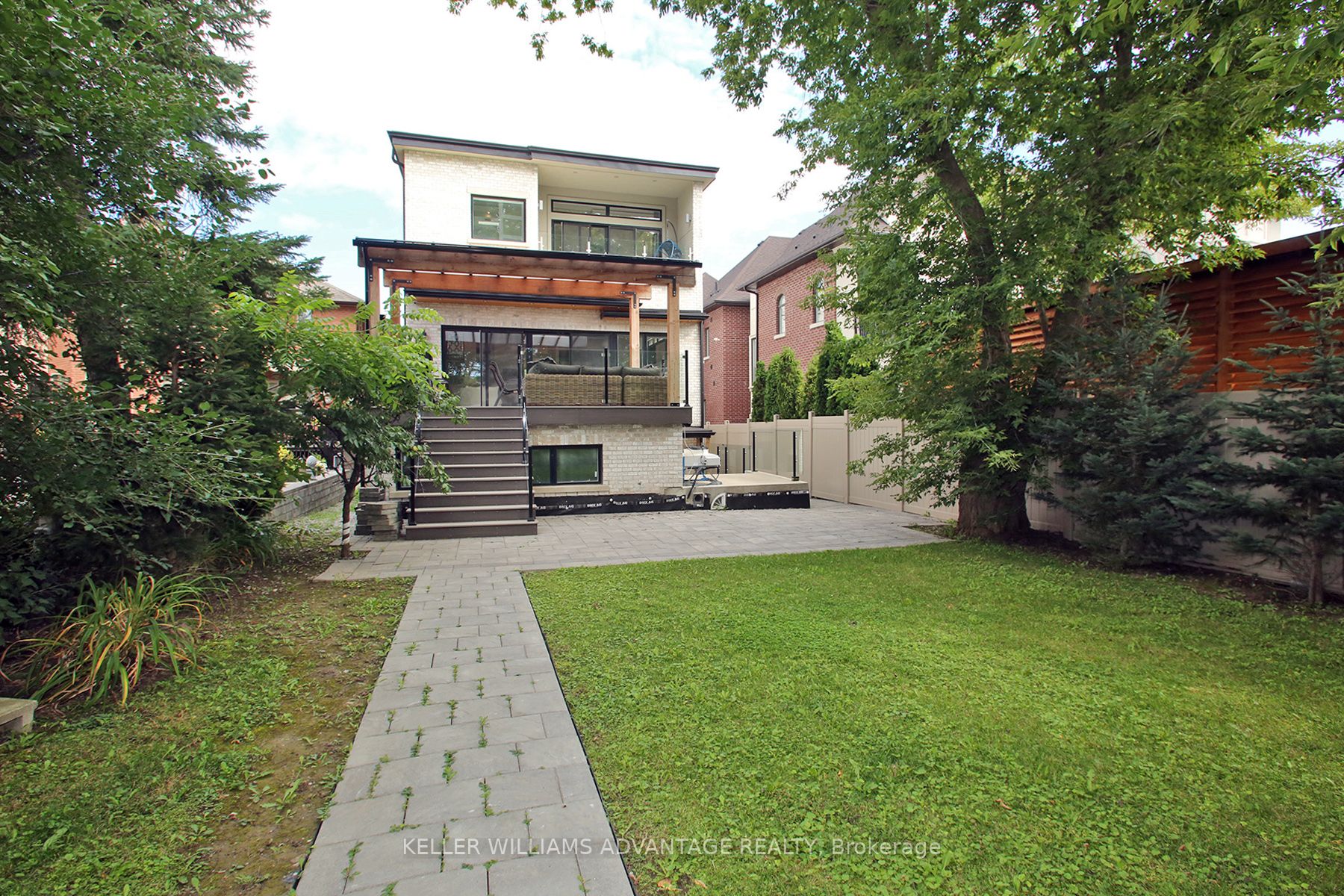 49 Garden Ave