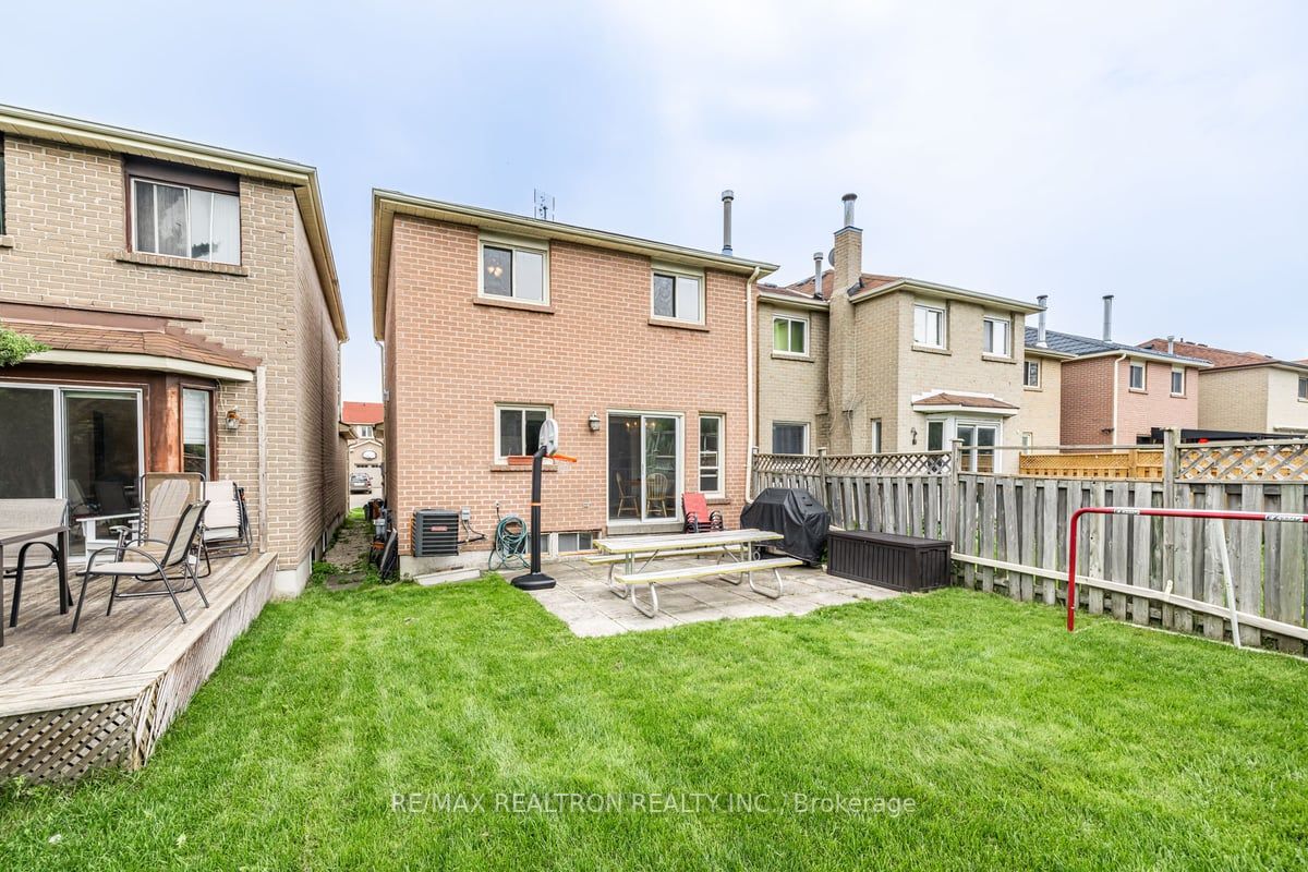 163 Gailcrest Circ