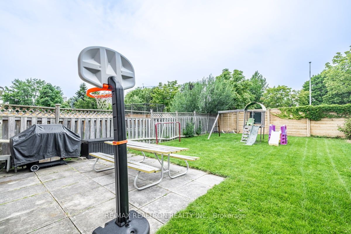 163 Gailcrest Circ