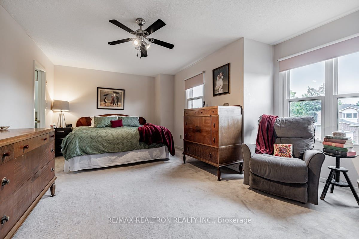 163 Gailcrest Circ