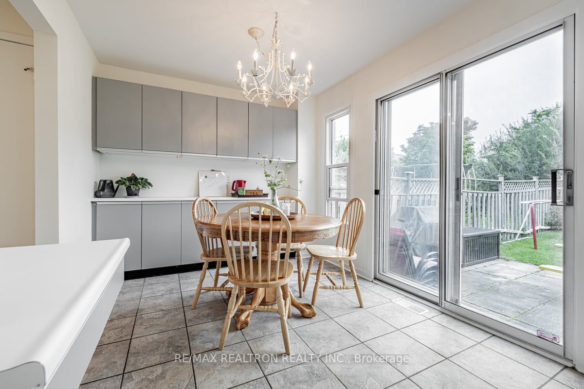 163 Gailcrest Circ