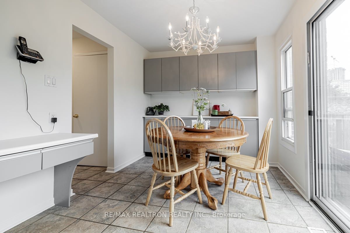 163 Gailcrest Circ