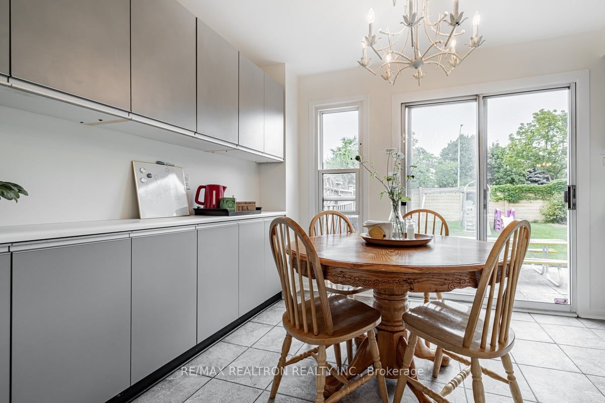 163 Gailcrest Circ