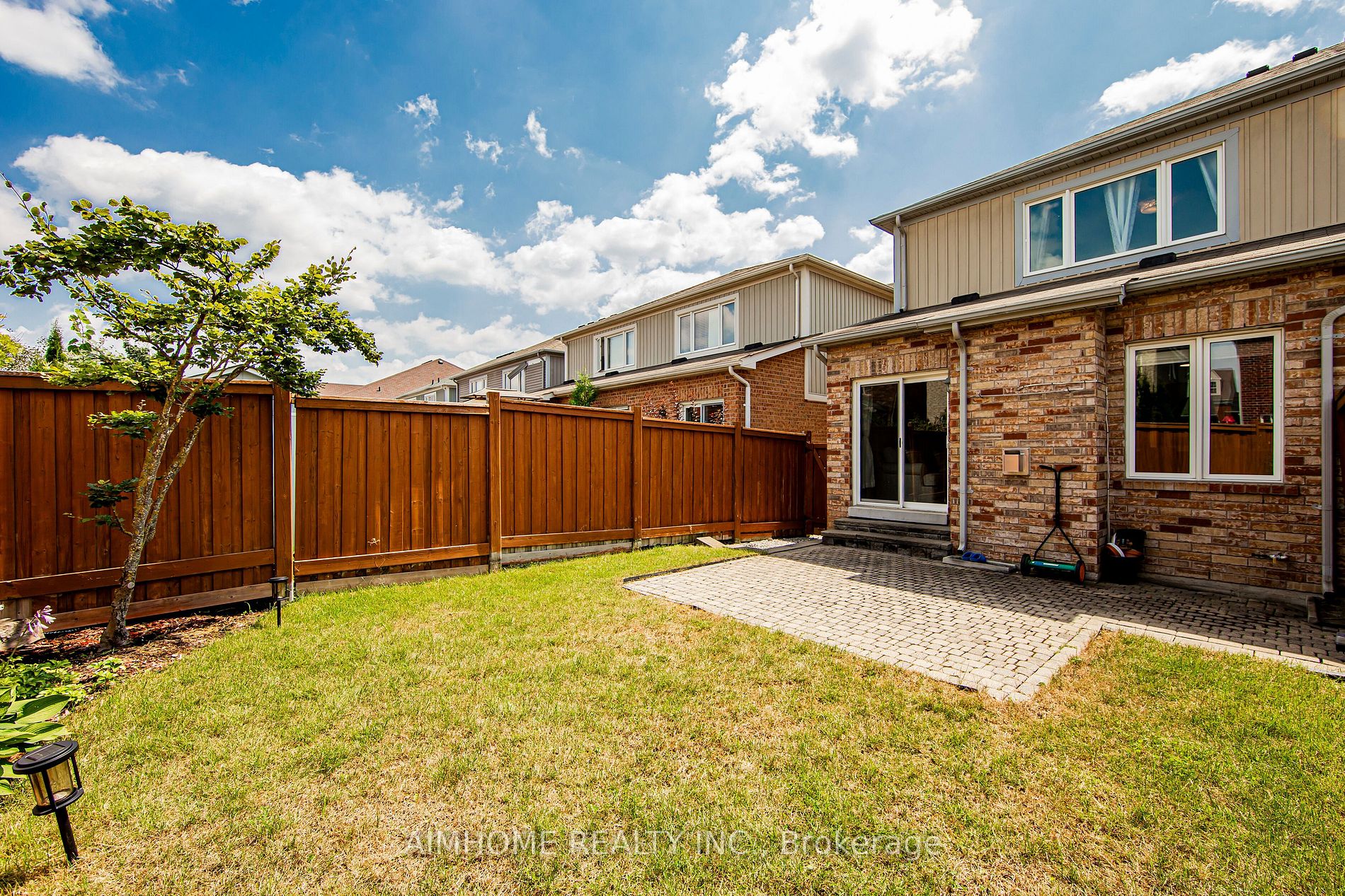 34 Meadowhawk Trail