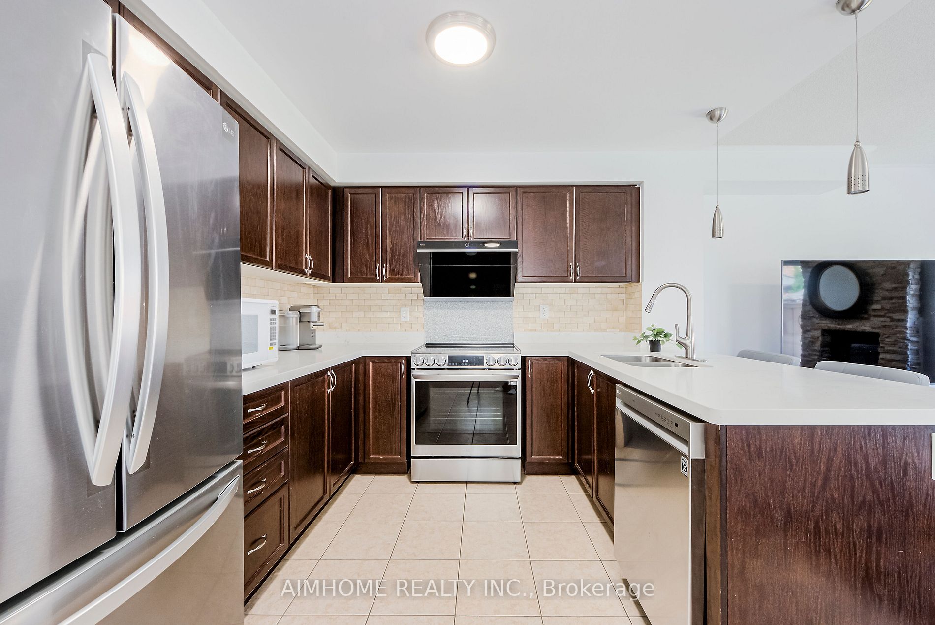 34 Meadowhawk Trail