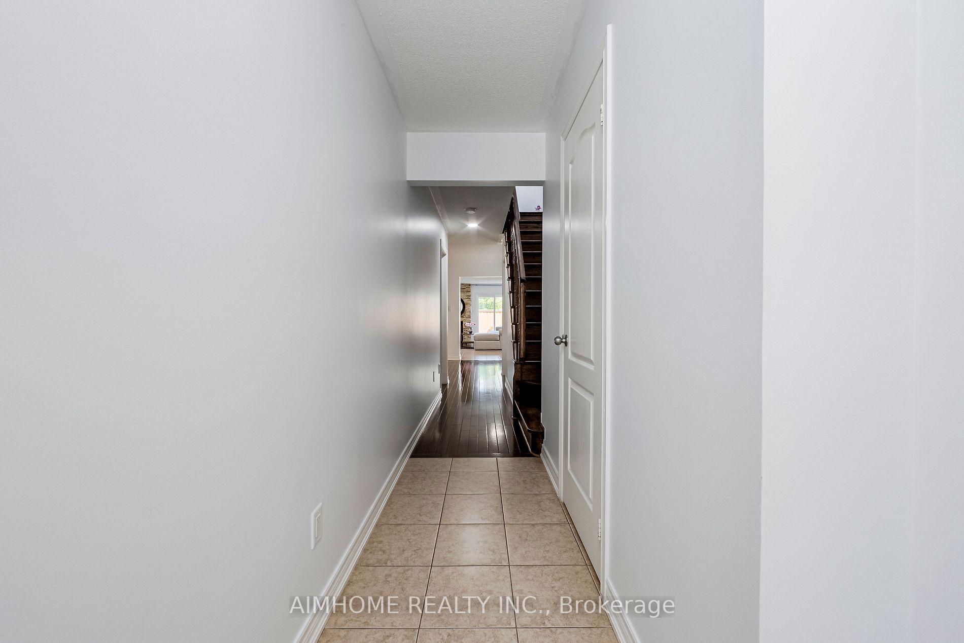 34 Meadowhawk Trail
