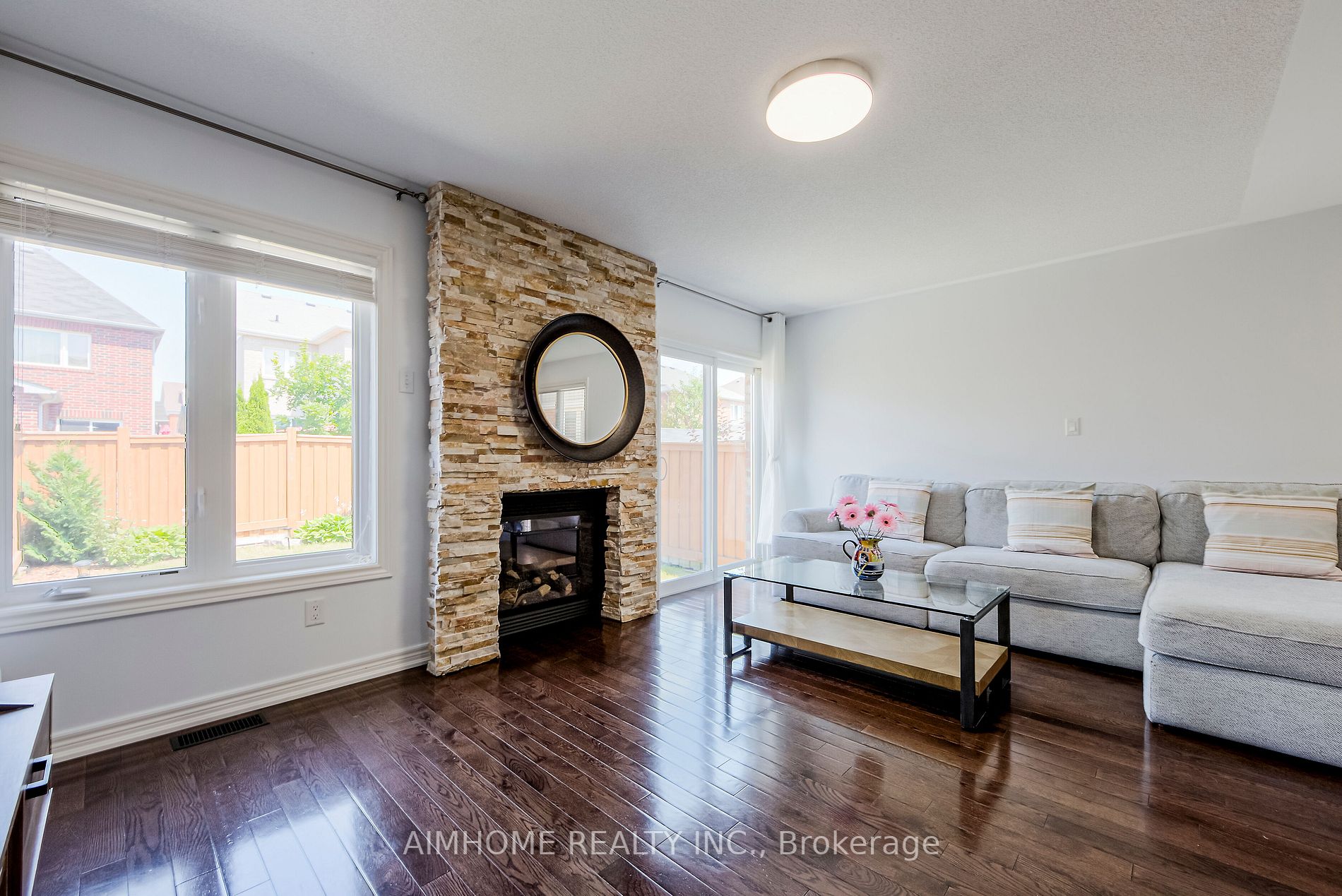 34 Meadowhawk Trail