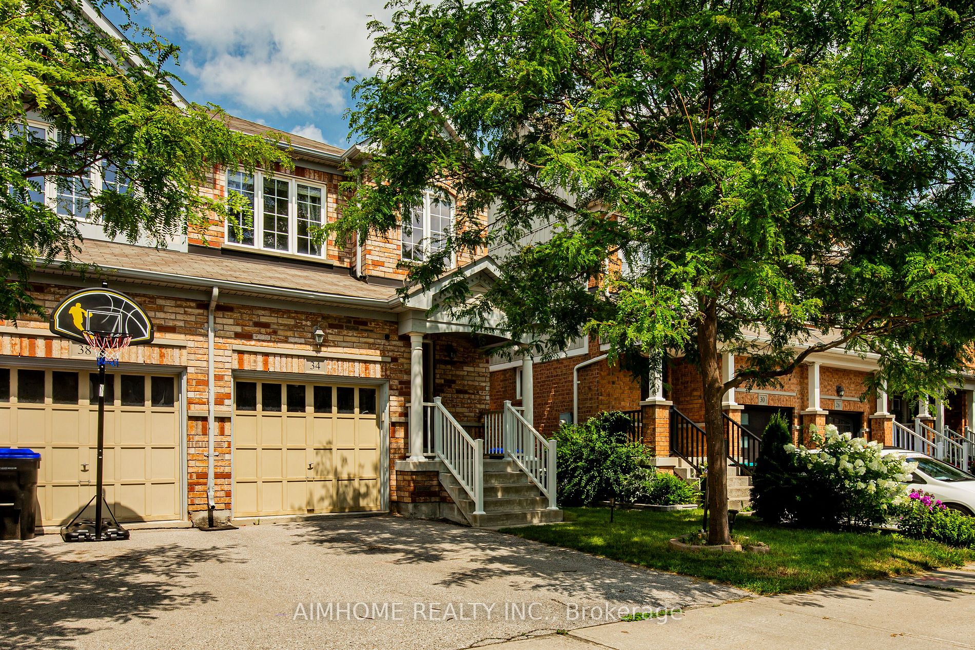 34 Meadowhawk Trail