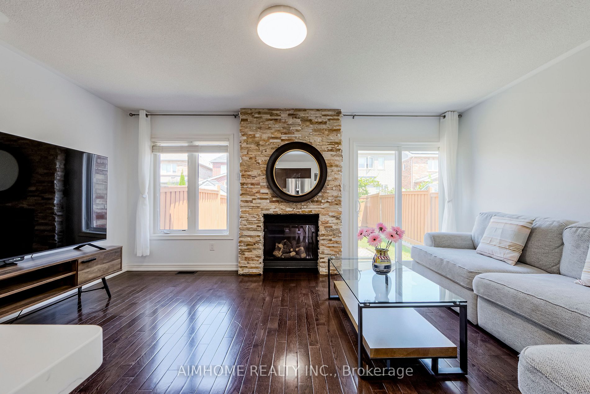 34 Meadowhawk Trail