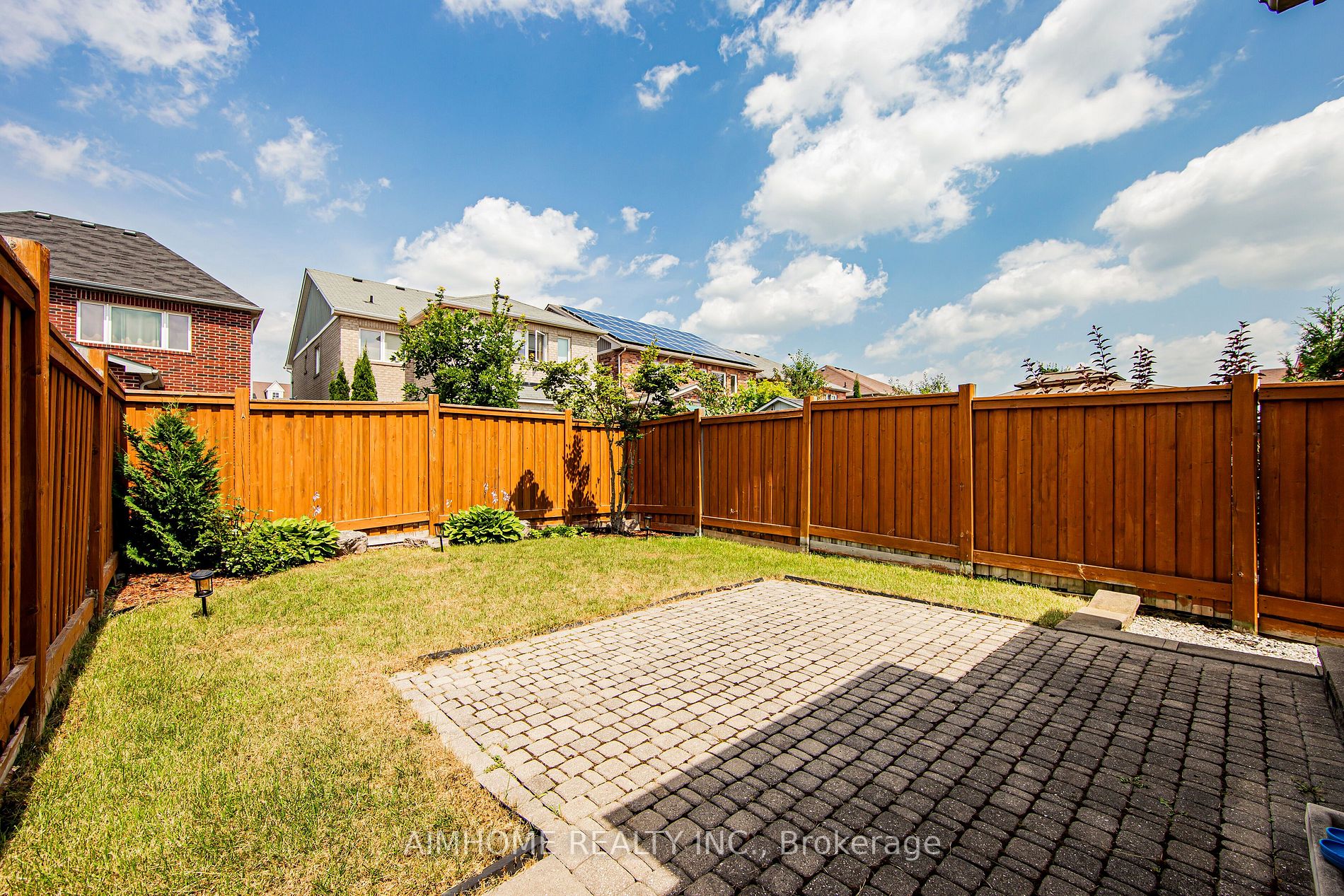 34 Meadowhawk Trail