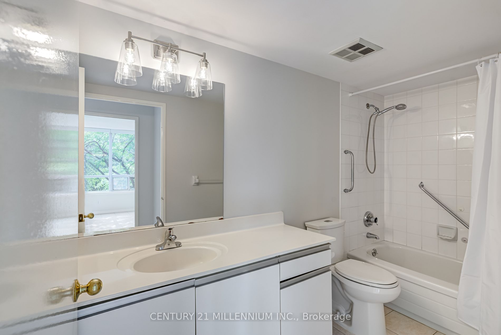 81 Townsgate Dr, #211