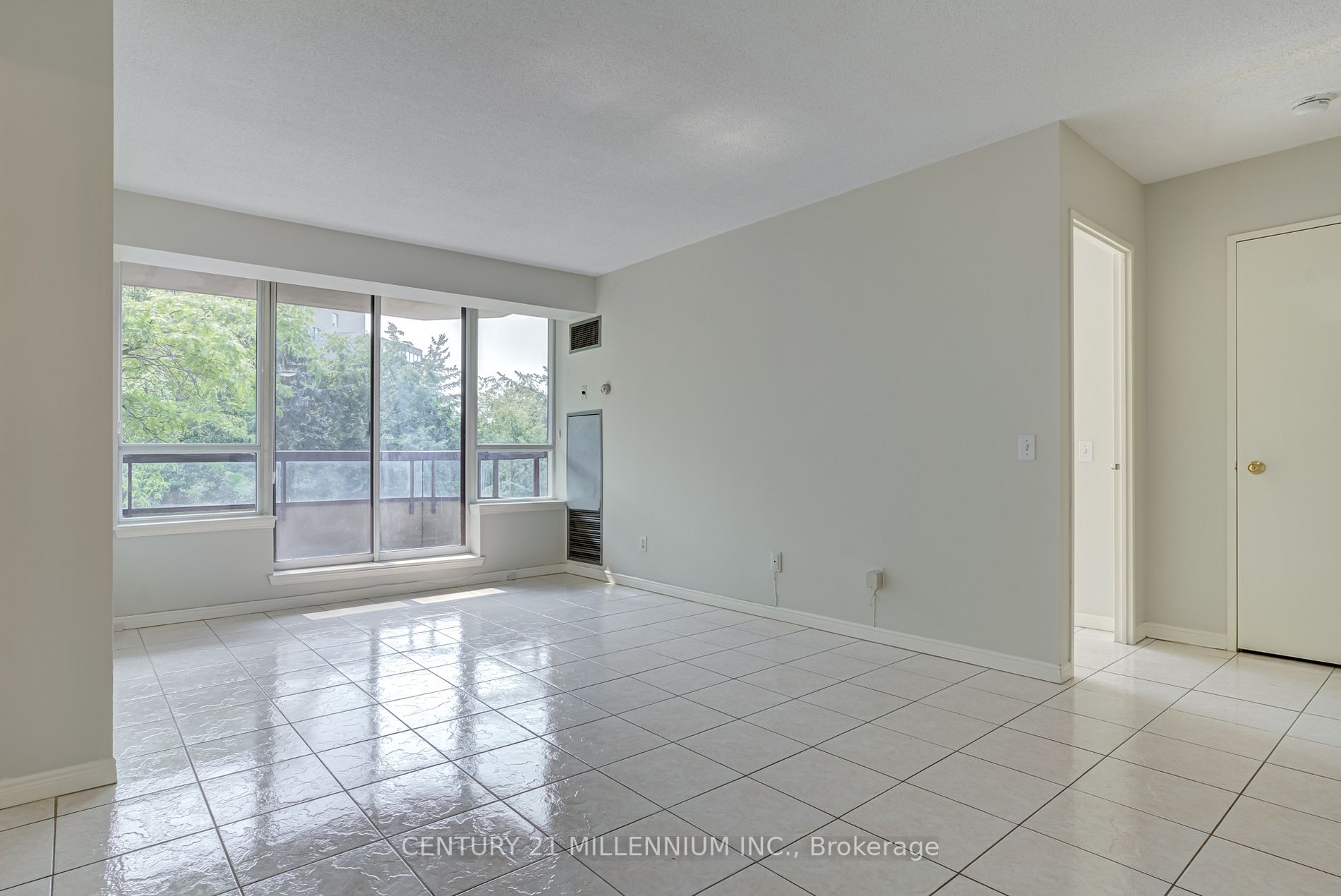 81 Townsgate Dr, #211