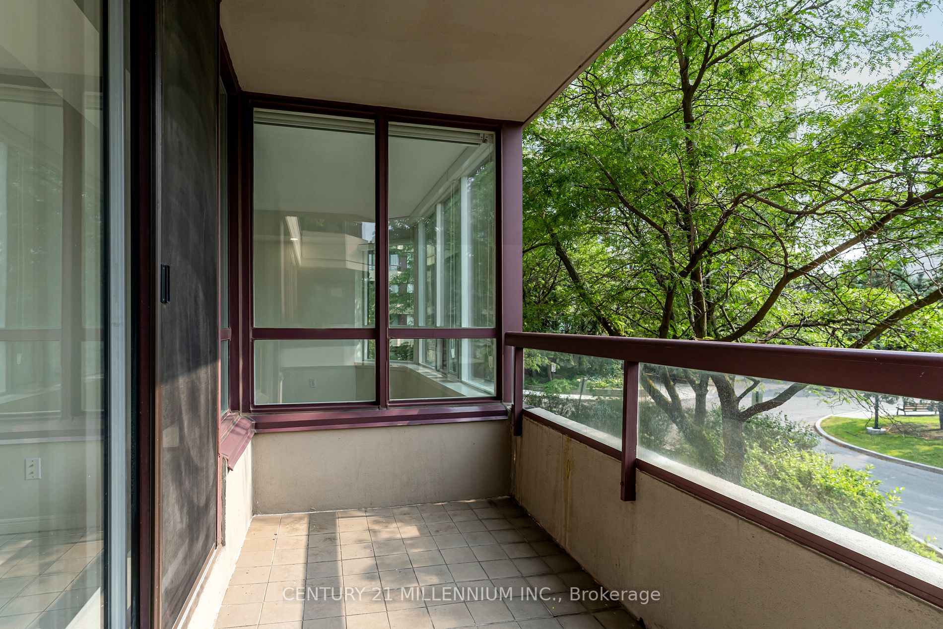 81 Townsgate Dr, #211
