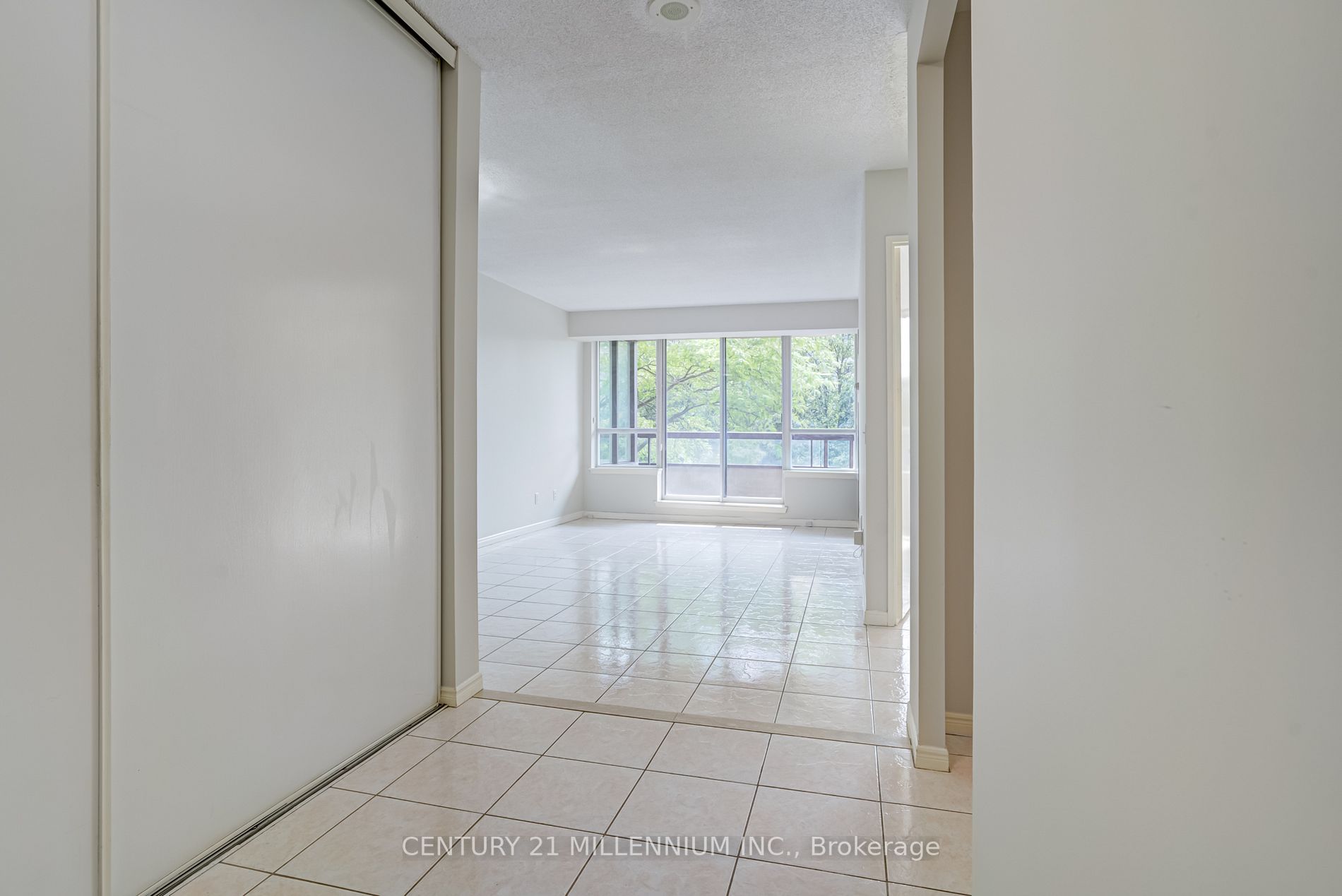 81 Townsgate Dr, #211