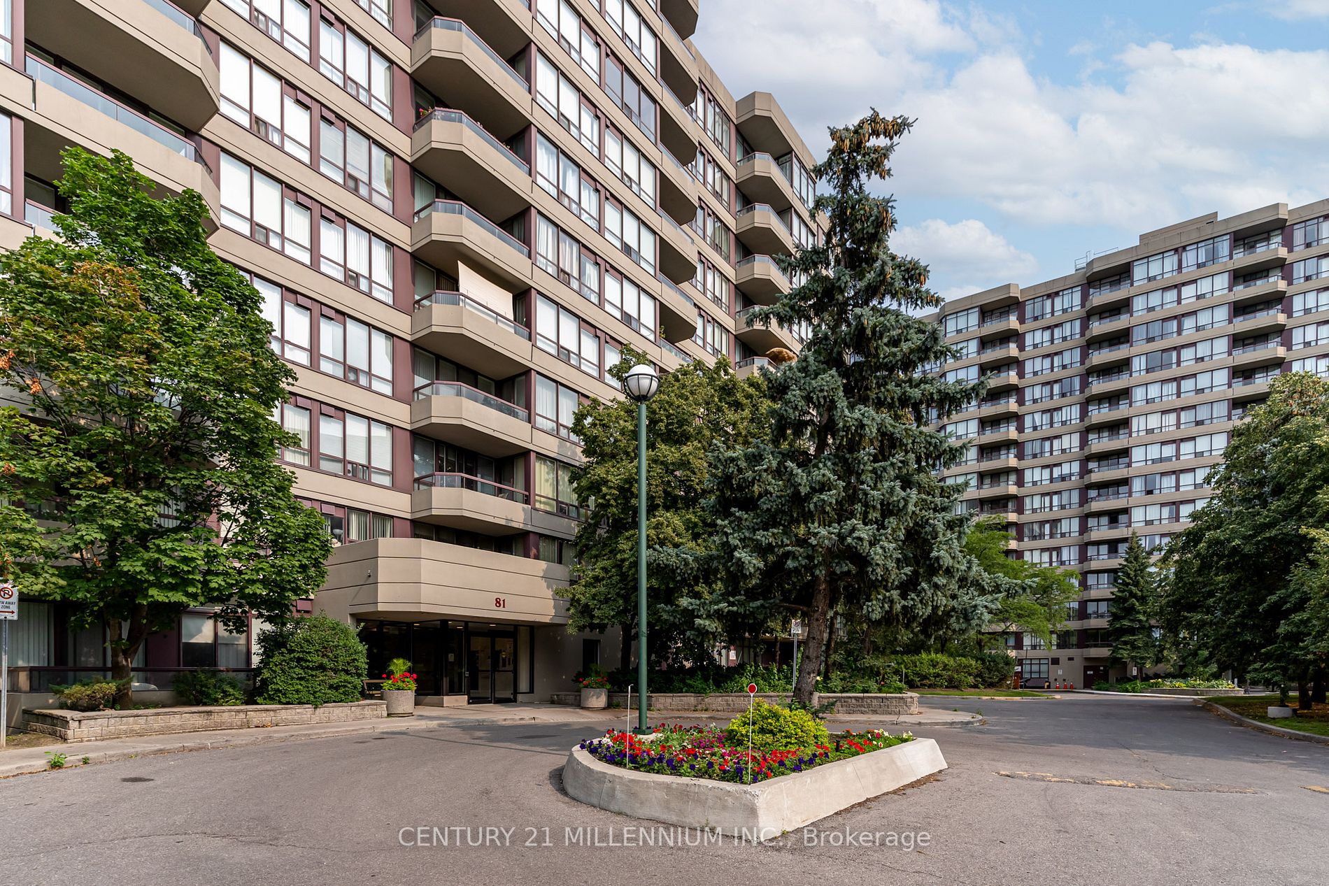 81 Townsgate Dr, #211
