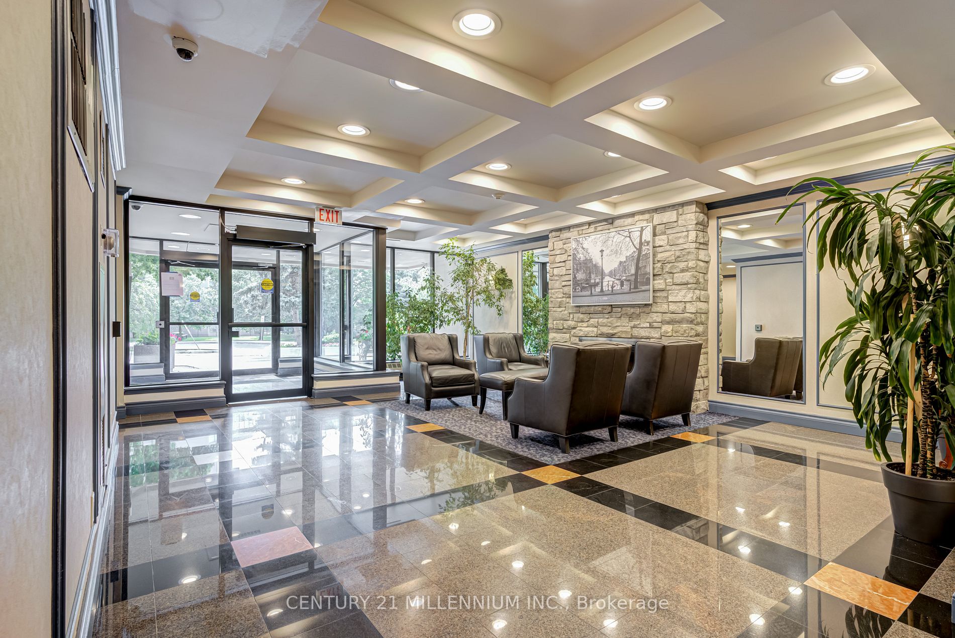 81 Townsgate Dr, #211