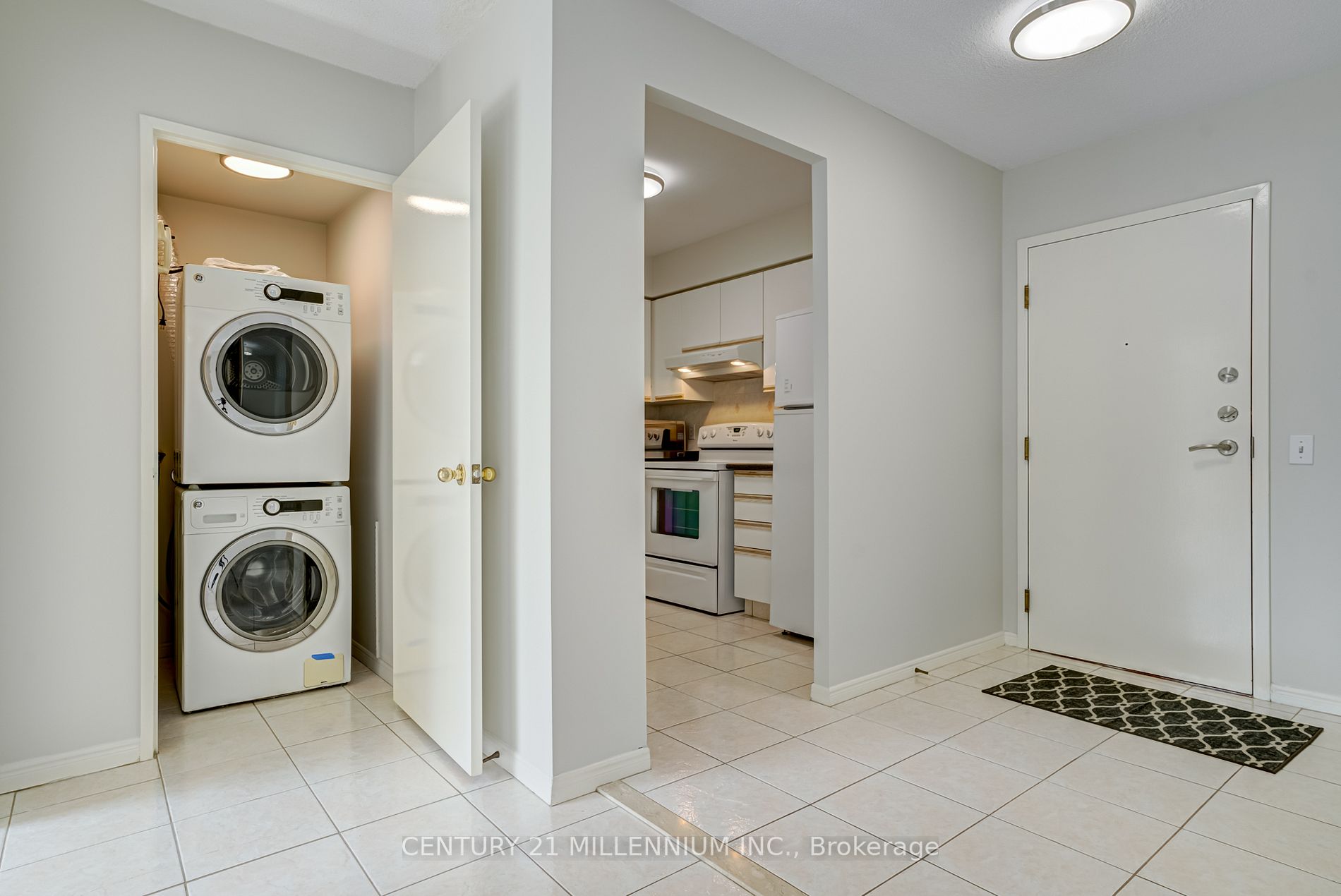 81 Townsgate Dr, #211