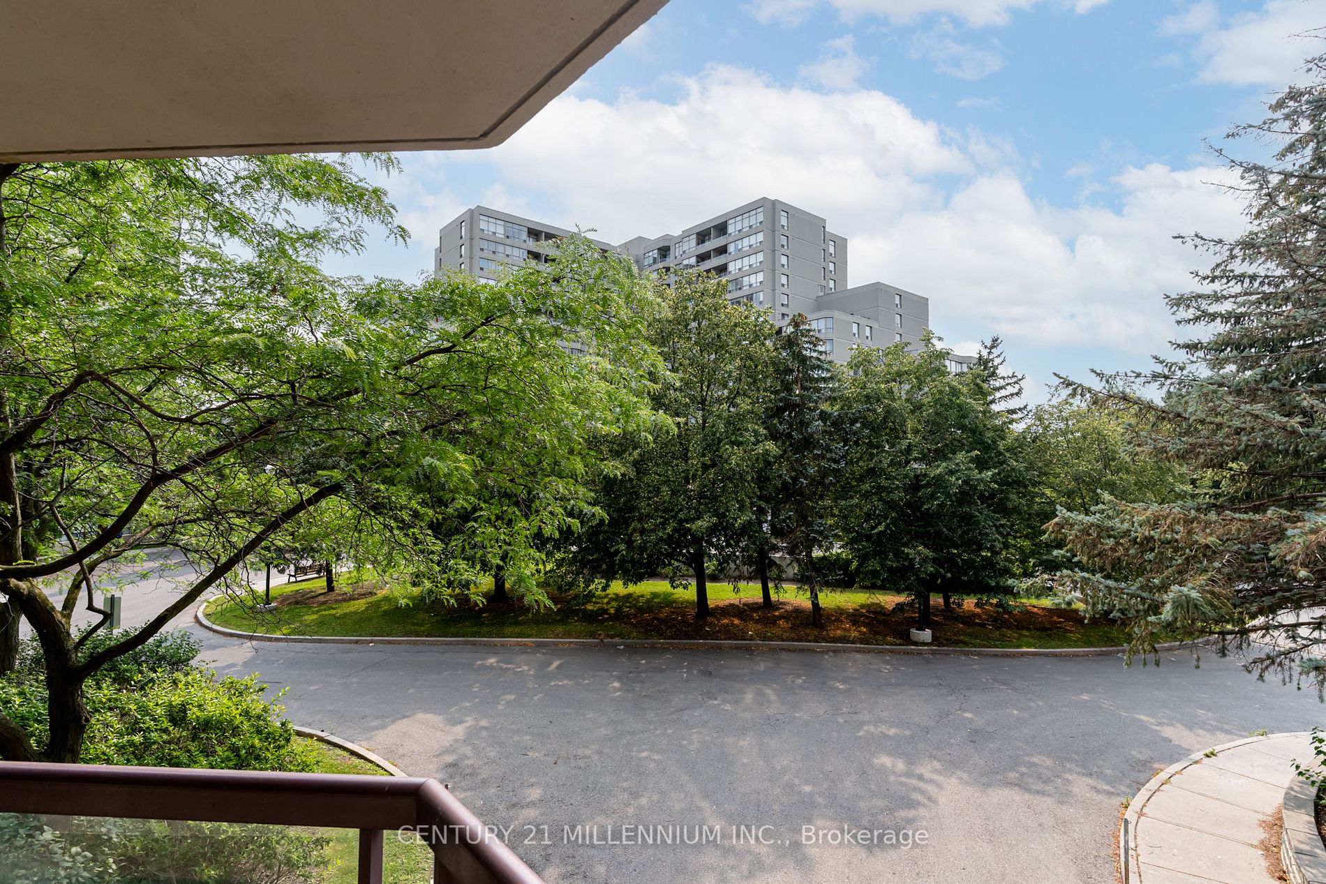 81 Townsgate Dr, #211