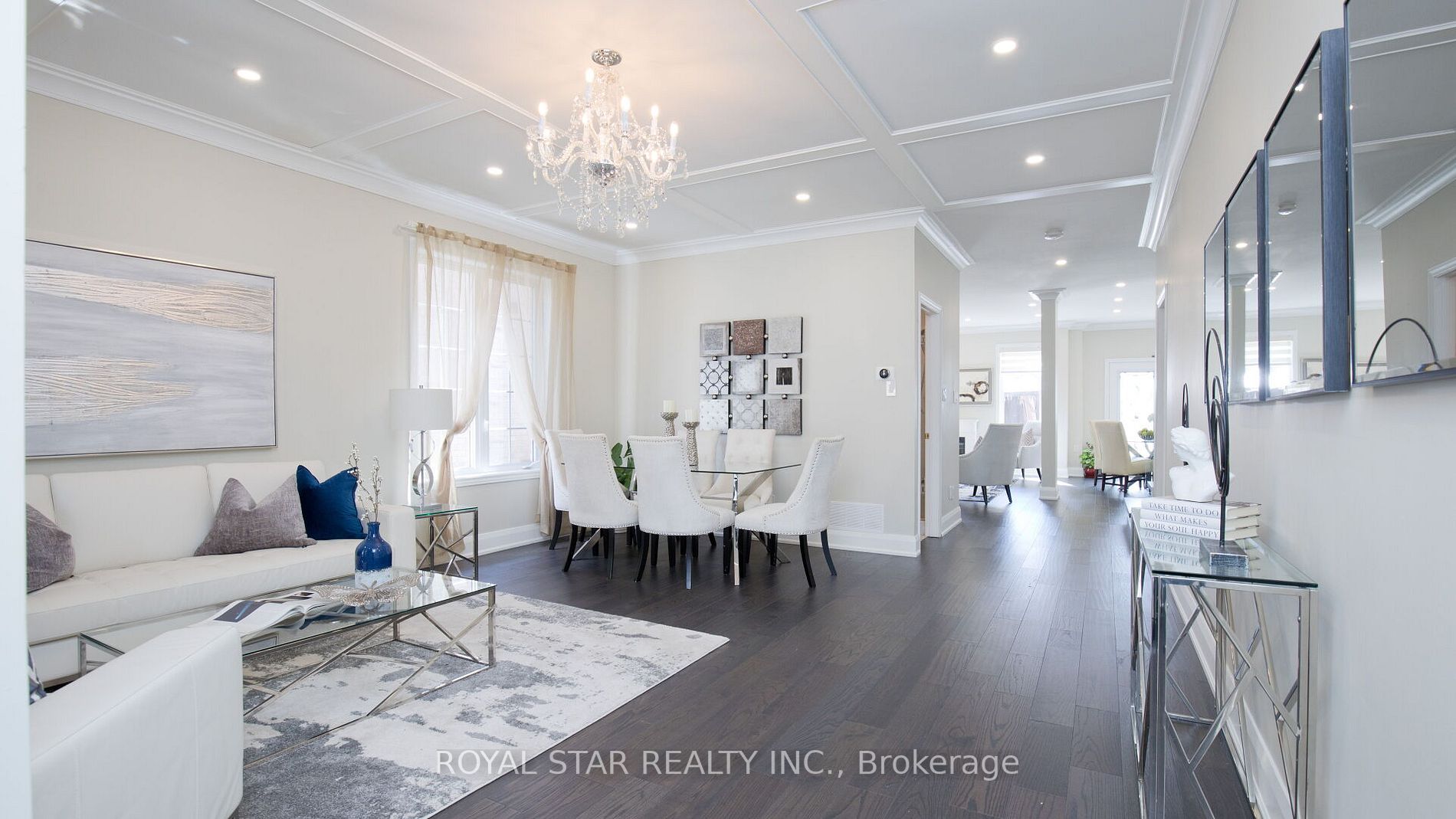123 Royview Cres