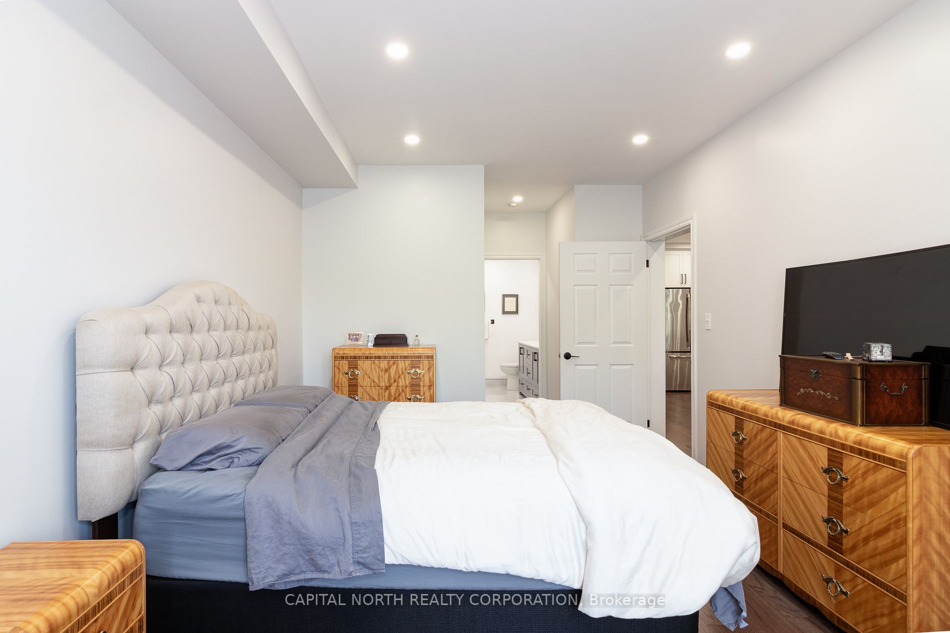 4620 Highway 7, #301