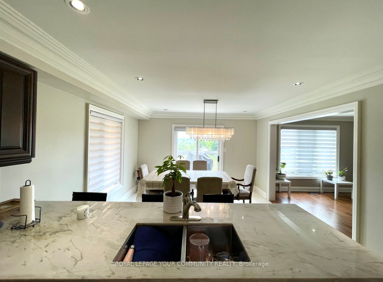 74 Royalpark Way
