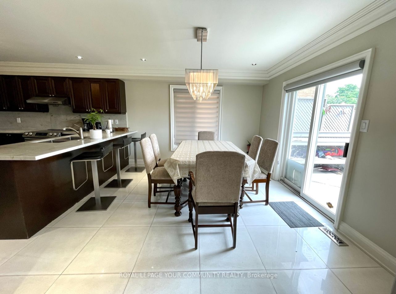74 Royalpark Way
