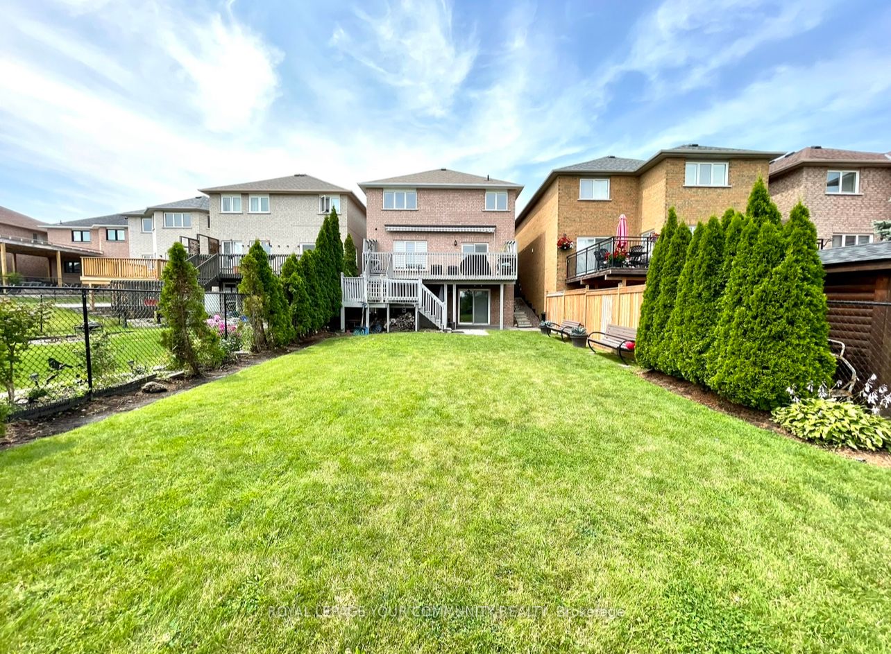 74 Royalpark Way
