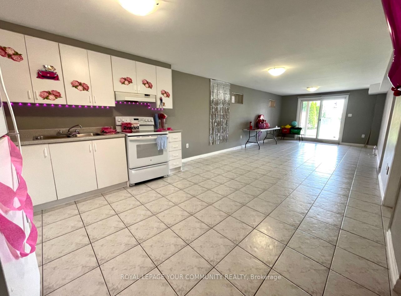 74 Royalpark Way