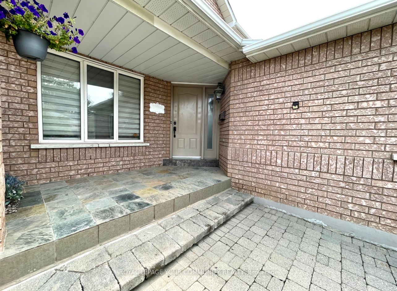 74 Royalpark Way