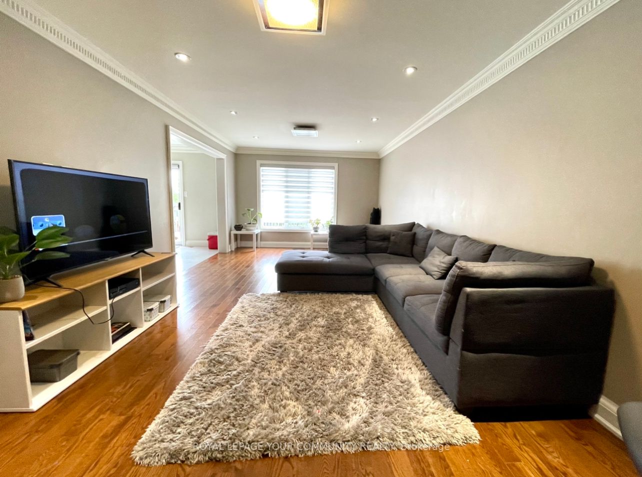 74 Royalpark Way