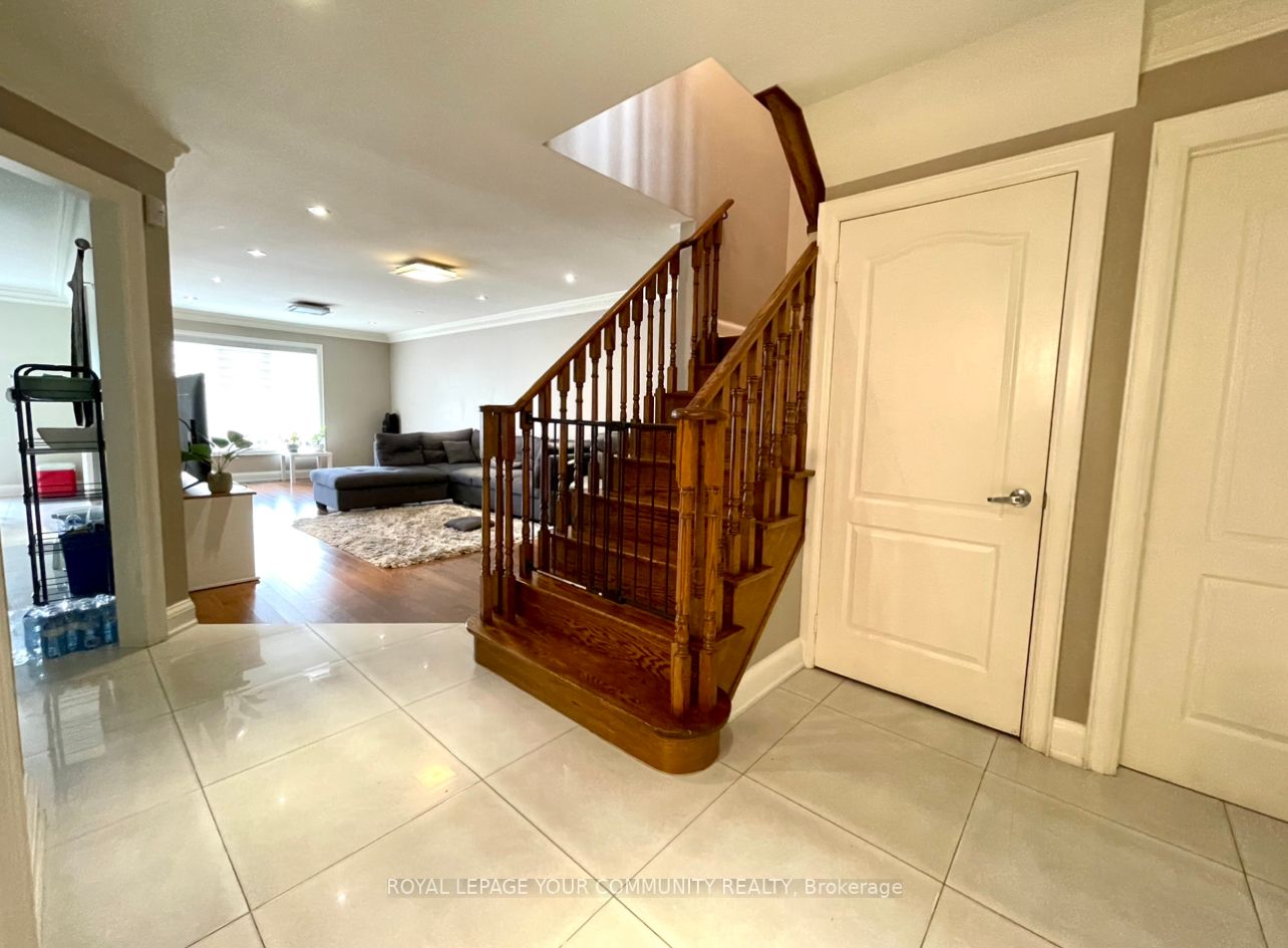 74 Royalpark Way