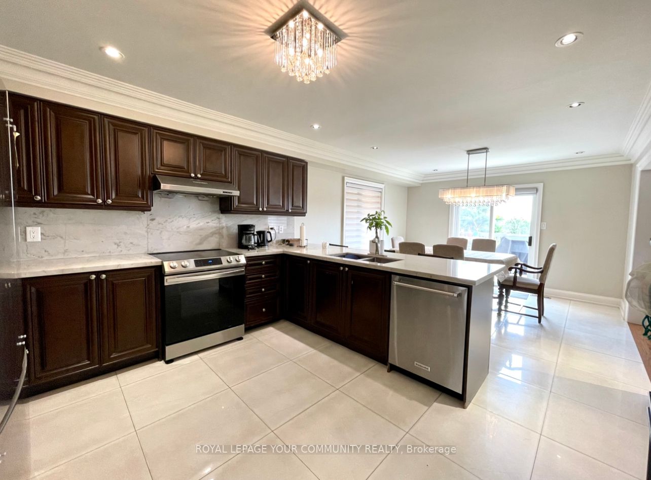 74 Royalpark Way