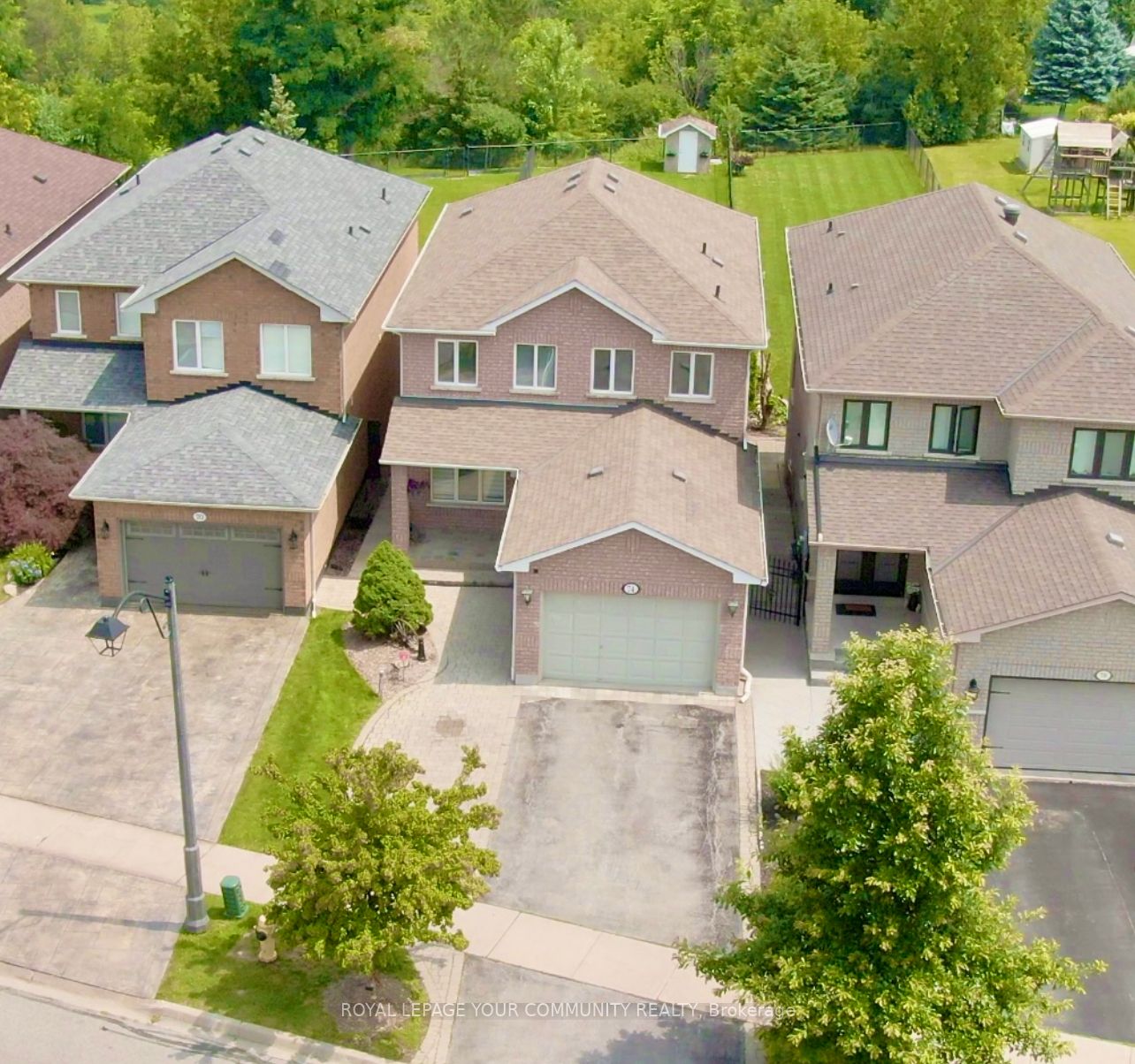 74 Royalpark Way