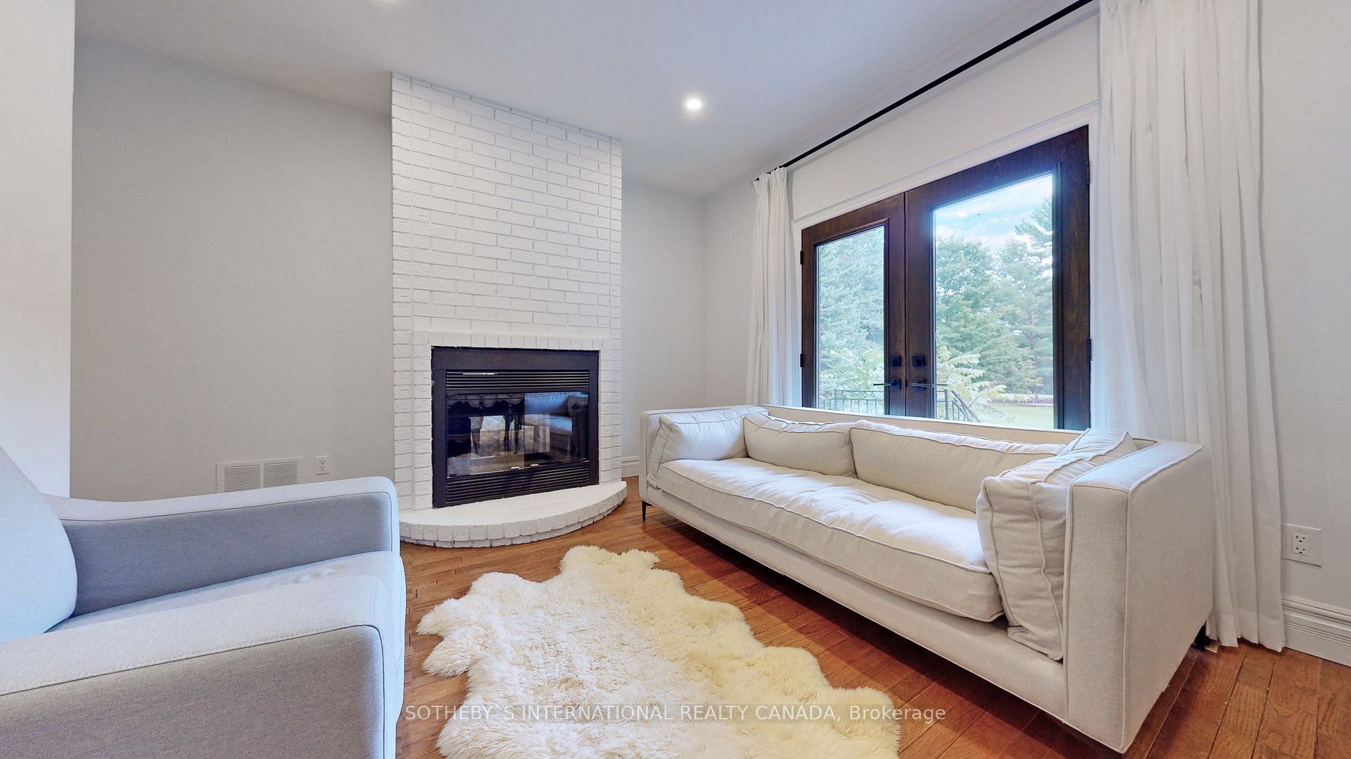 452 Feasby Rd