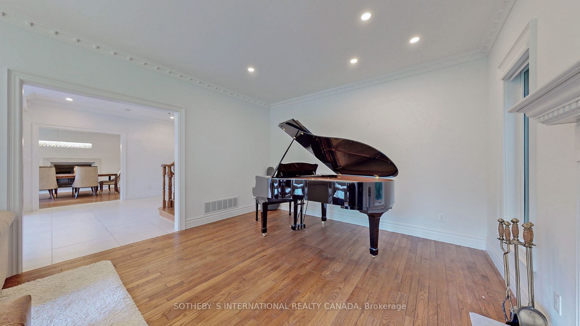 452 Feasby Rd