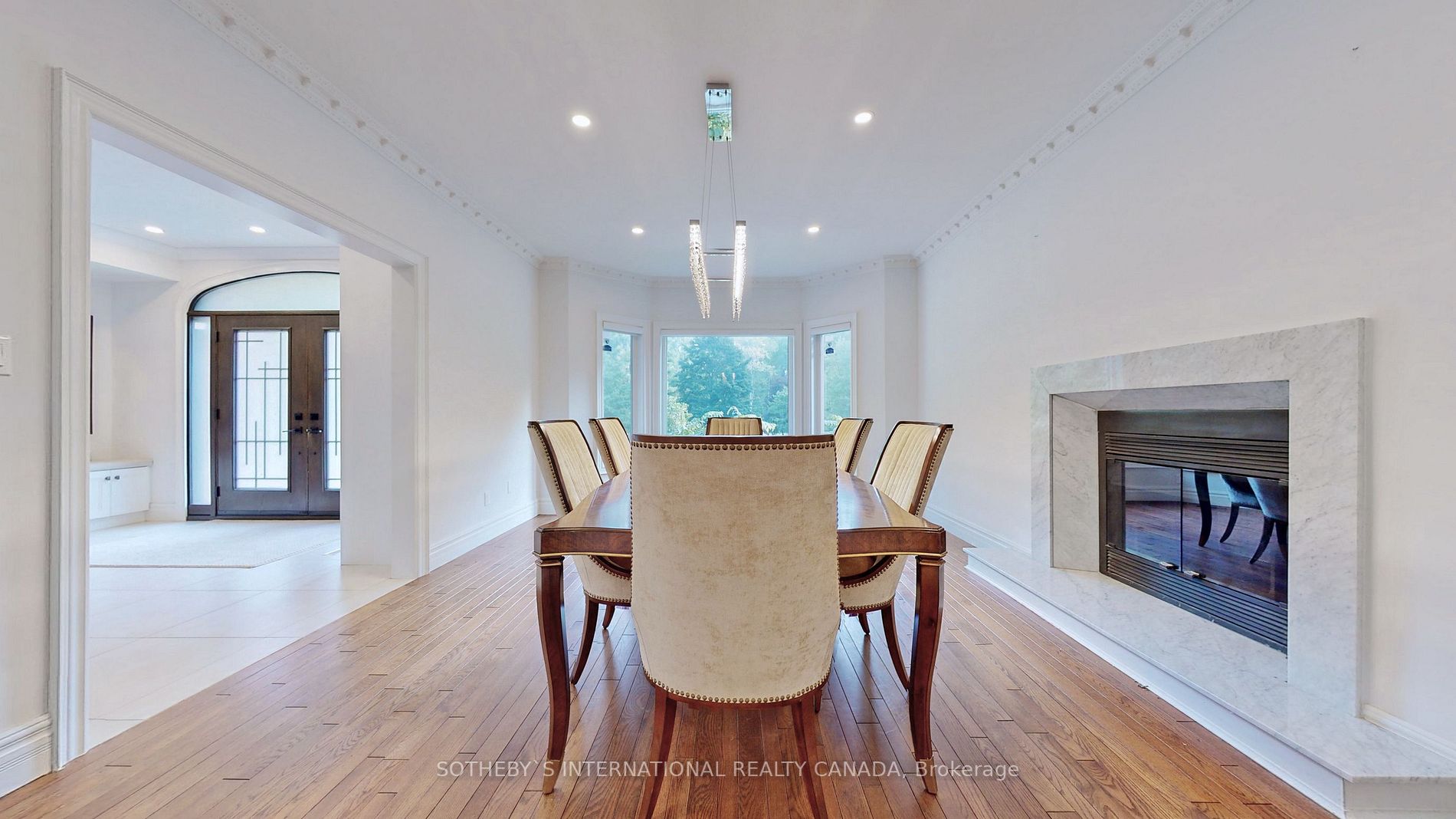 452 Feasby Rd