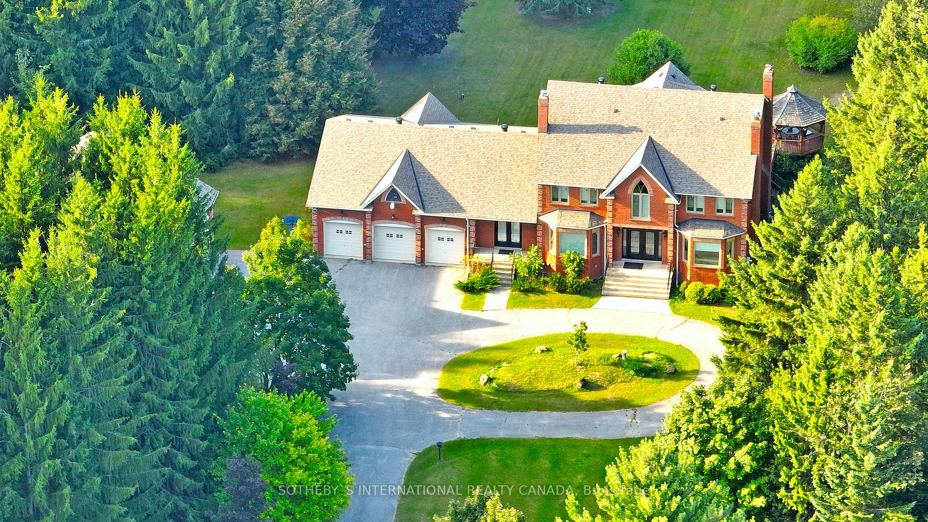 452 Feasby Rd