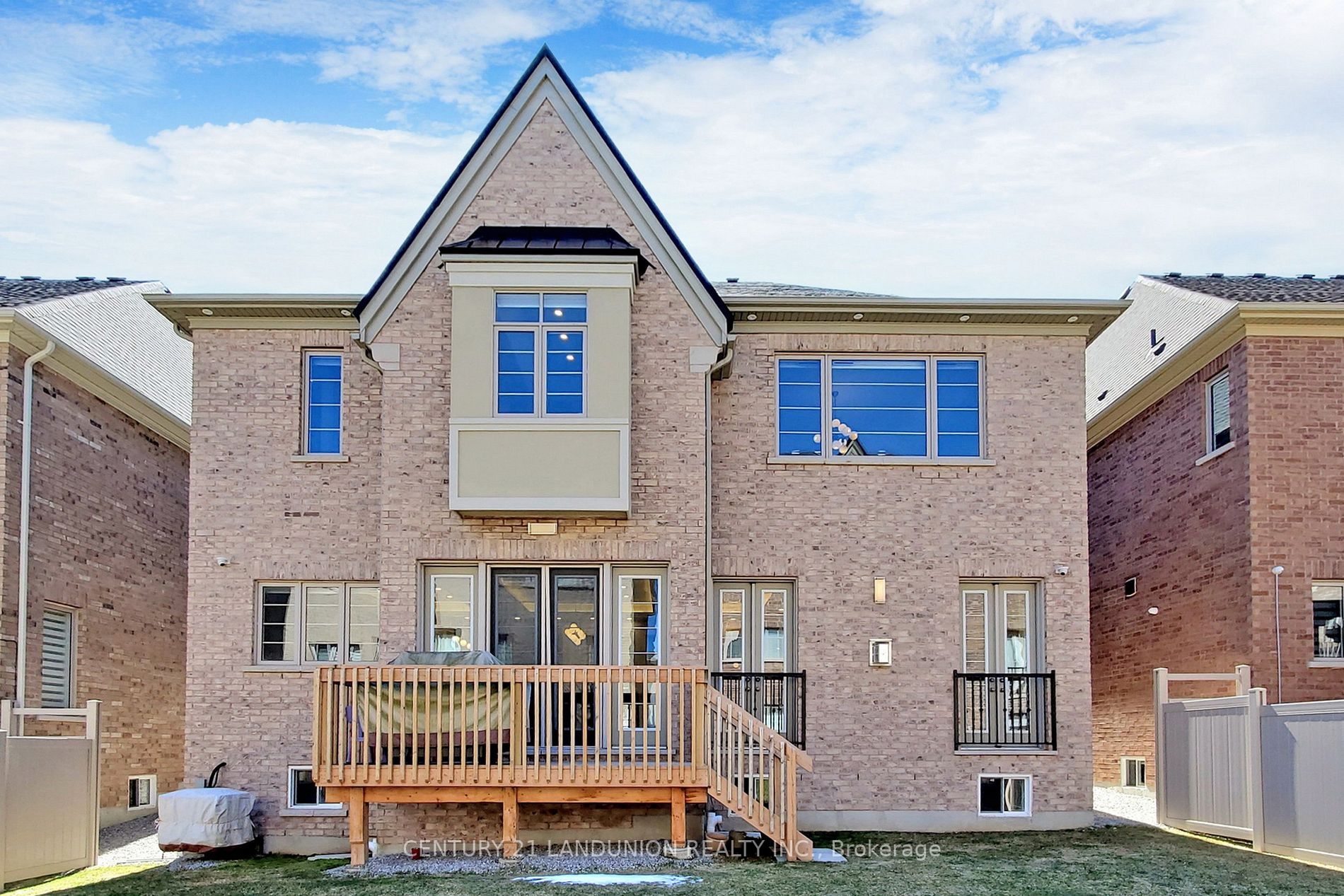 22 Conger St