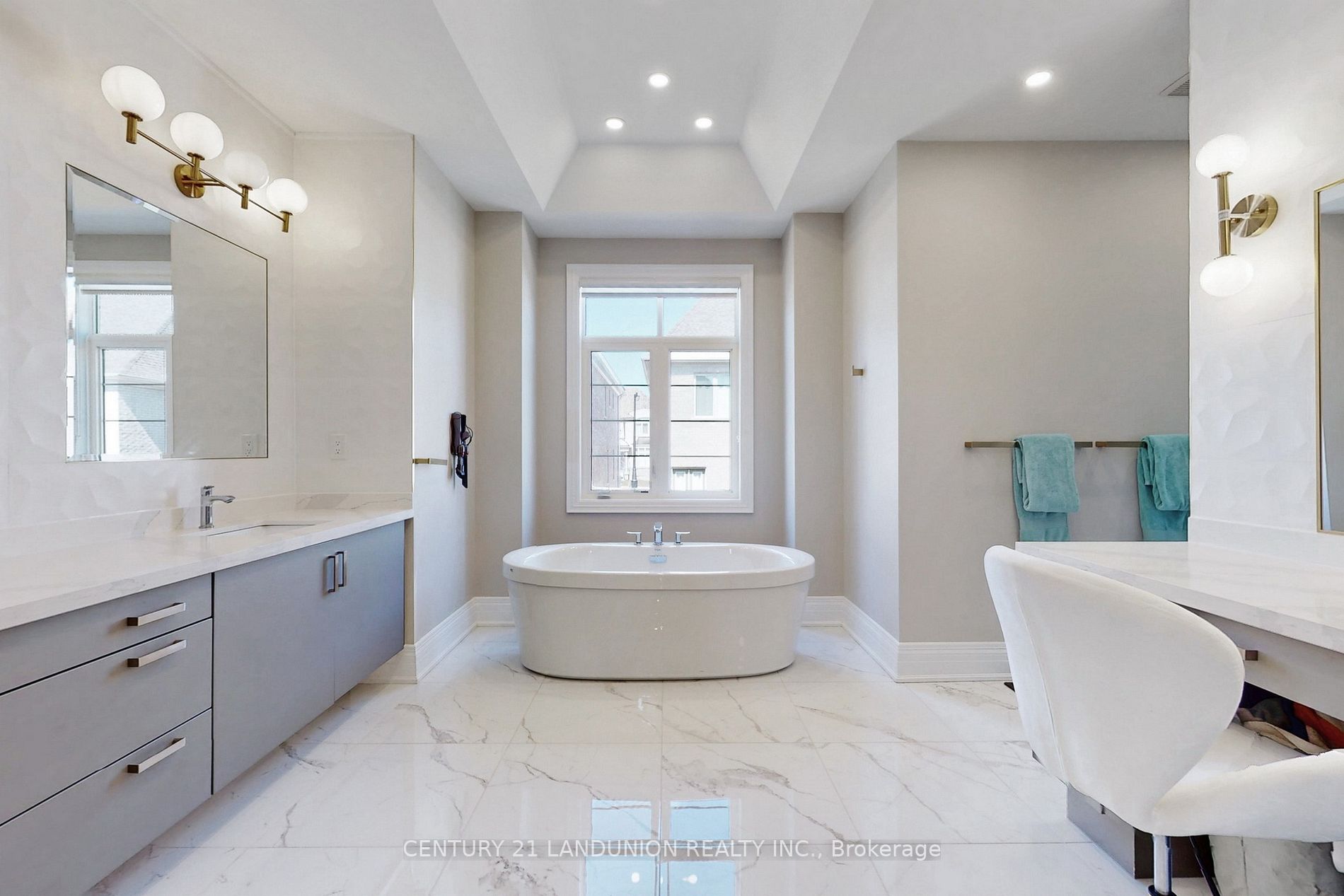 22 Conger St