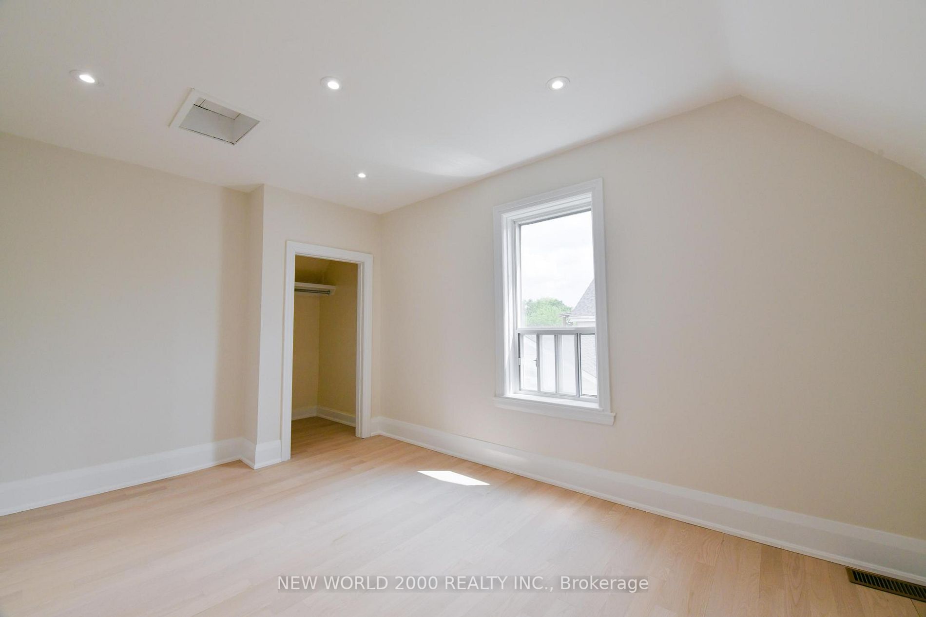 8071 Kipling Ave
