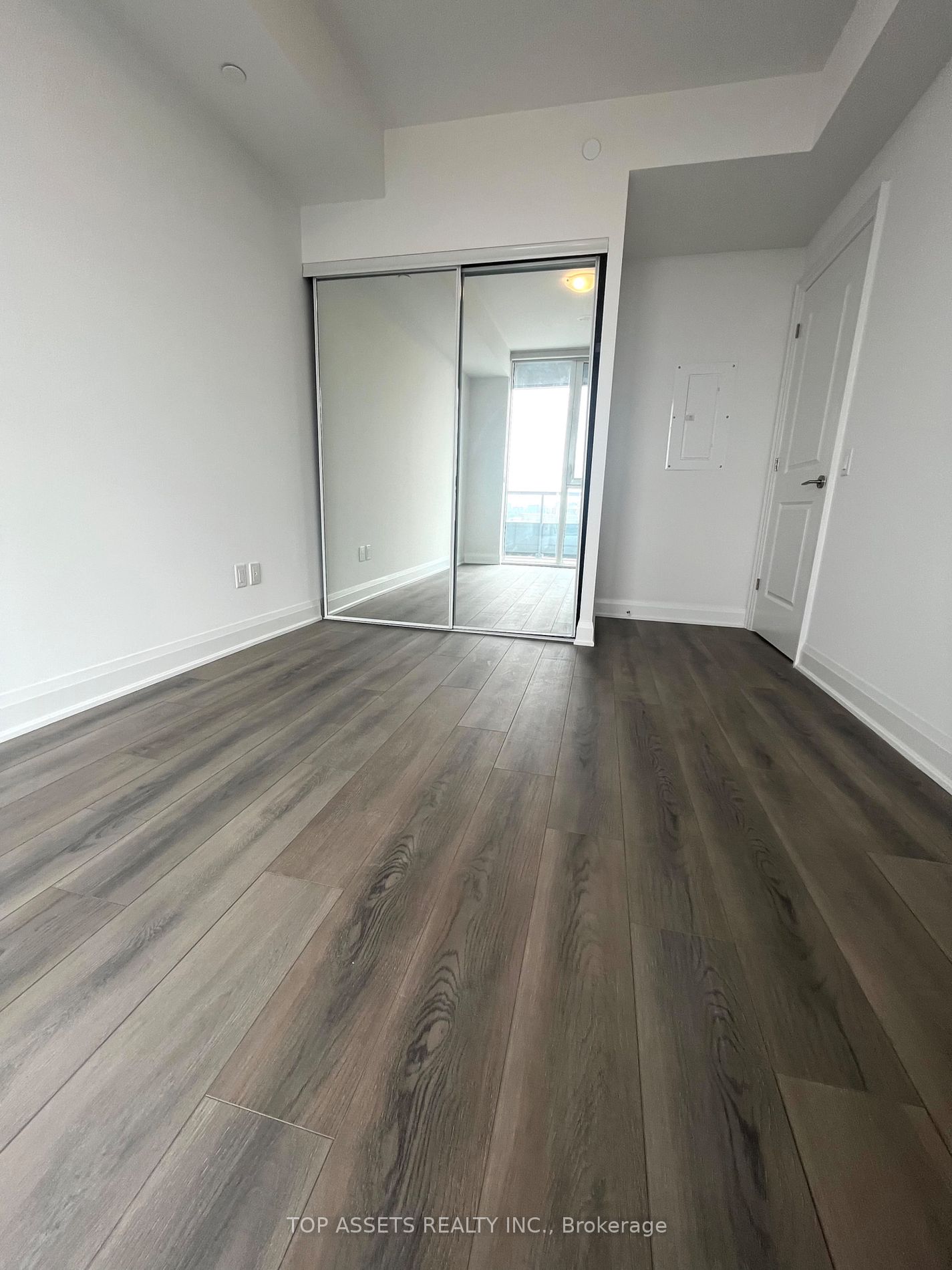 10 Gatineau Drive #1004