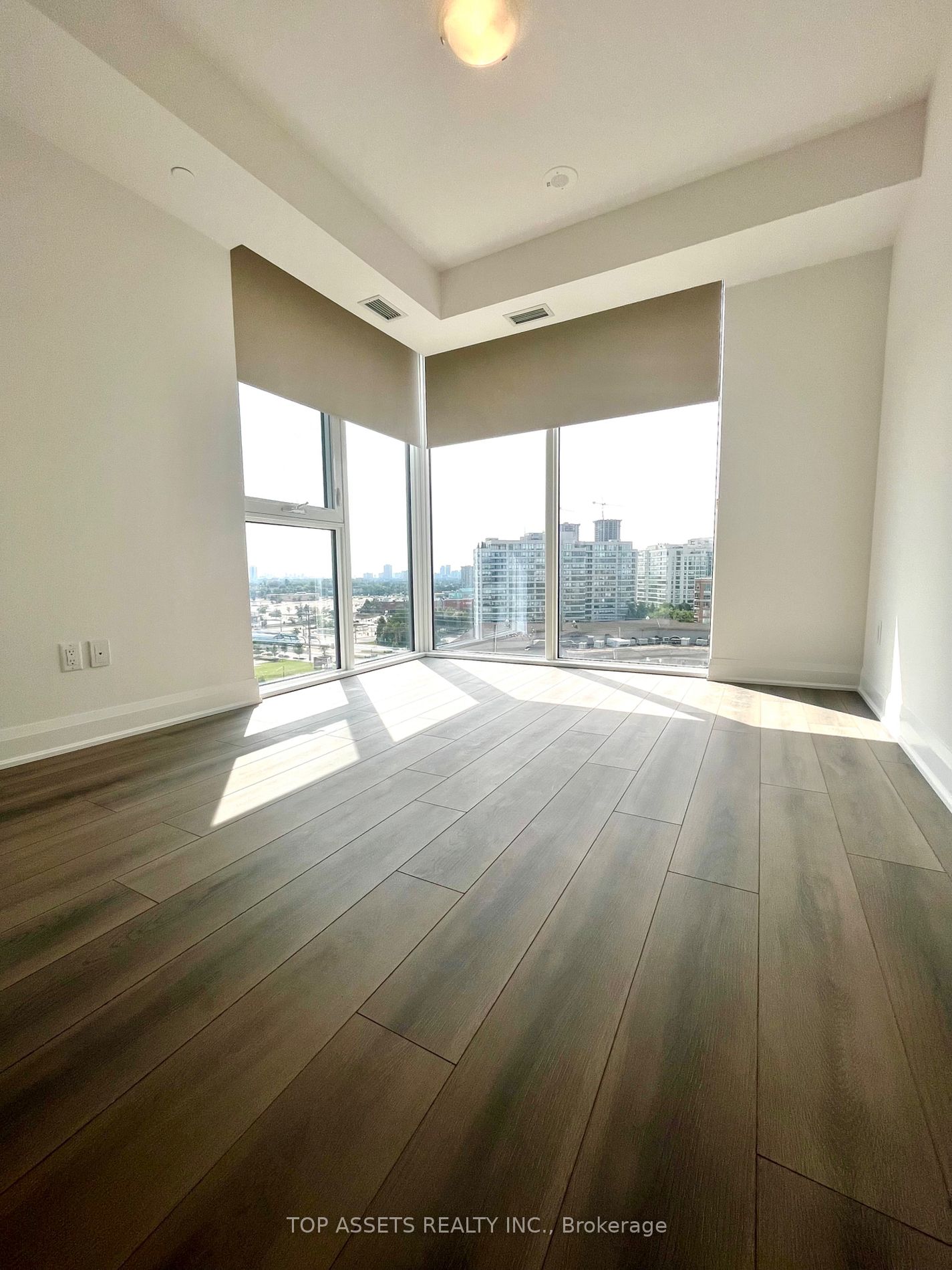 10 Gatineau Drive #1004