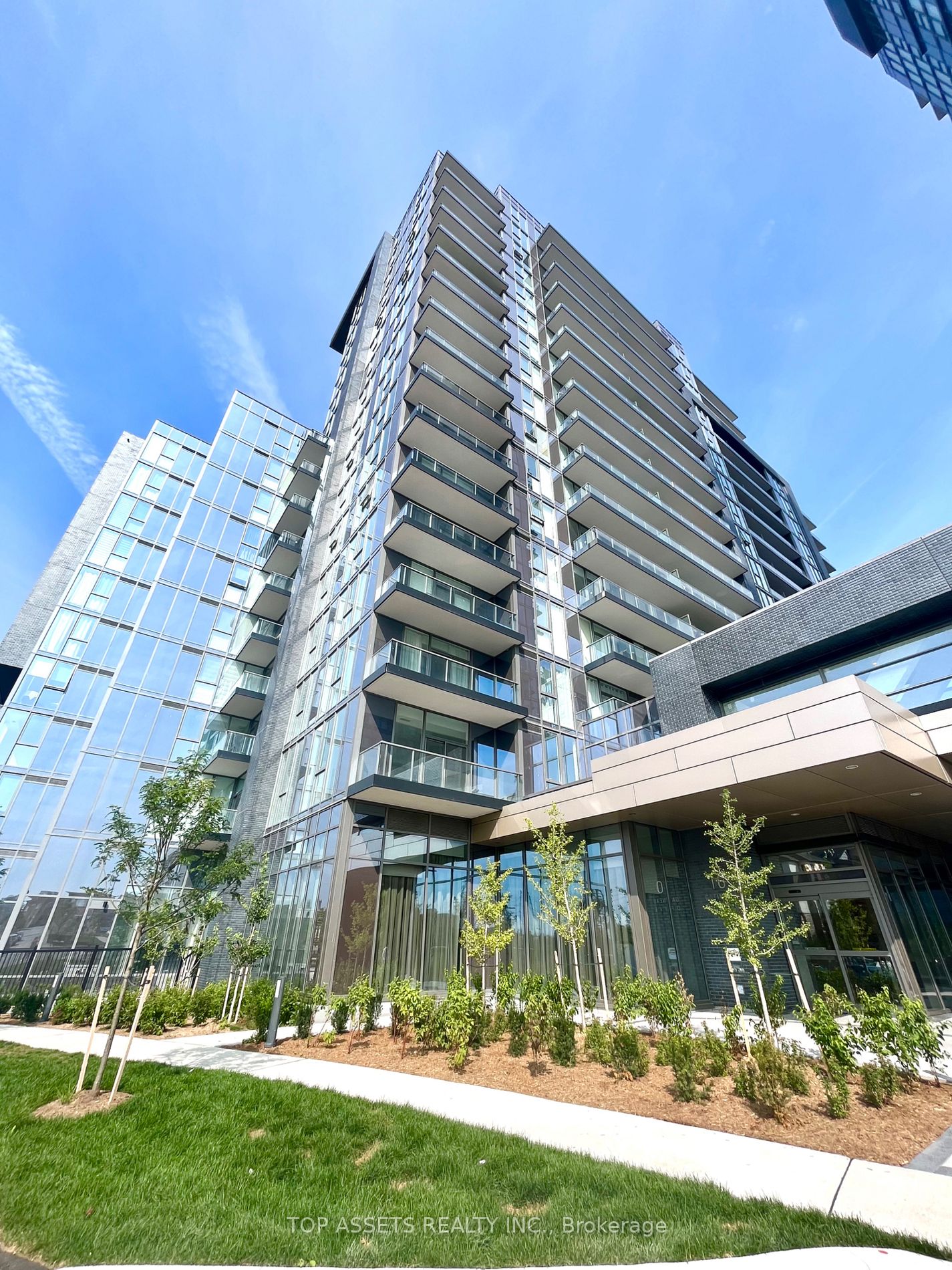 10 Gatineau Drive #1004