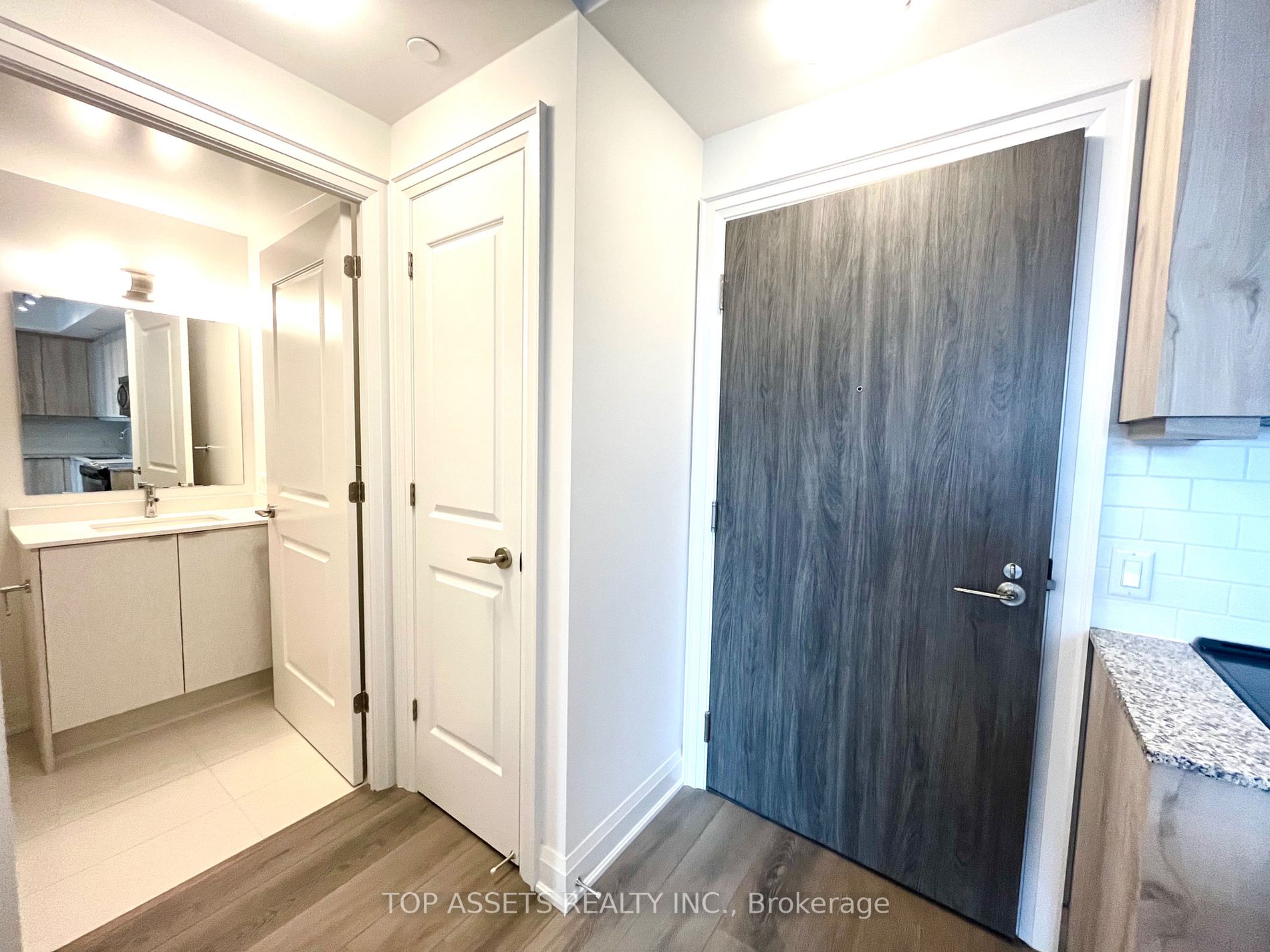 10 Gatineau Drive #1004
